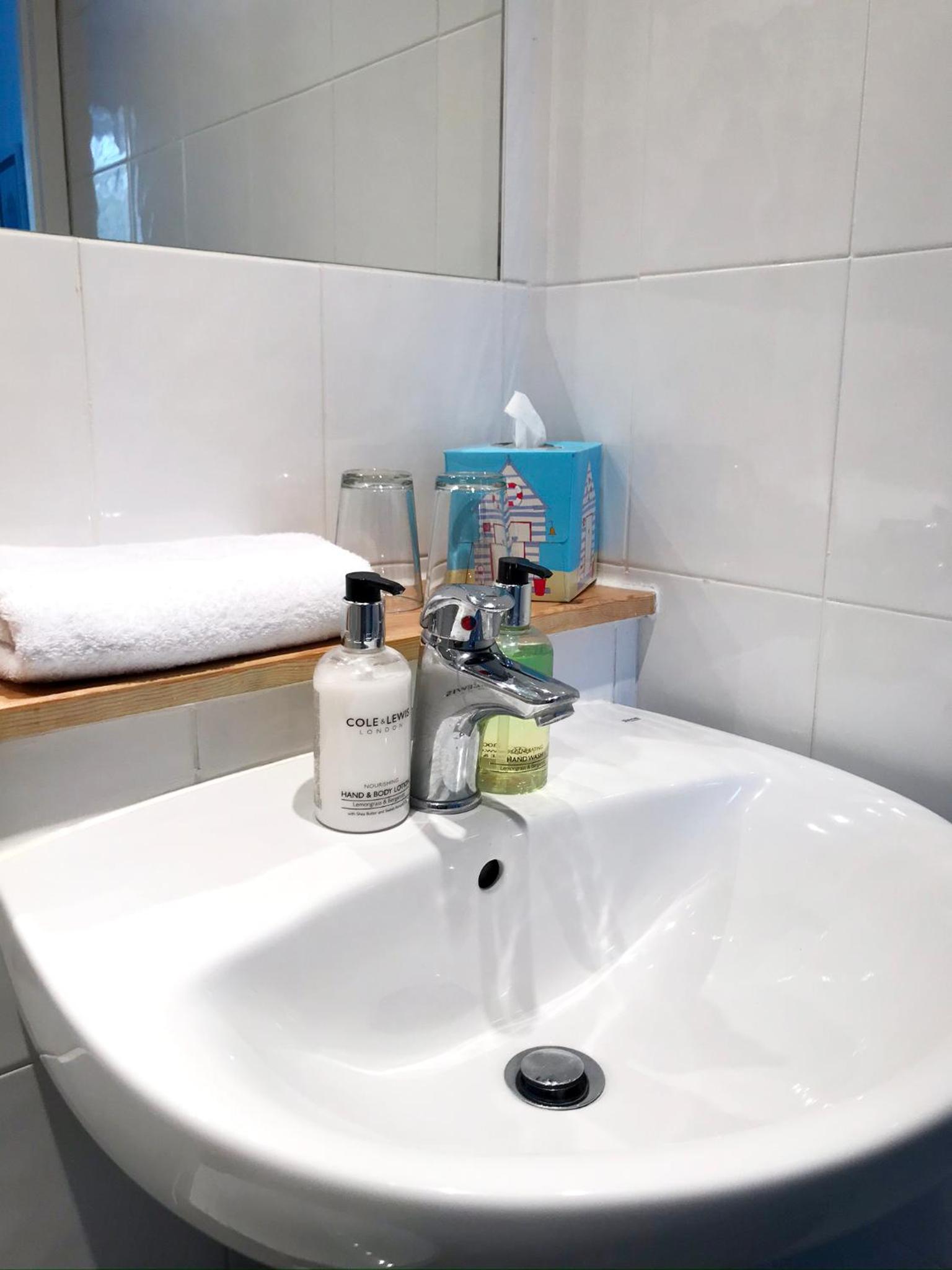 Standard Double Room photo 3