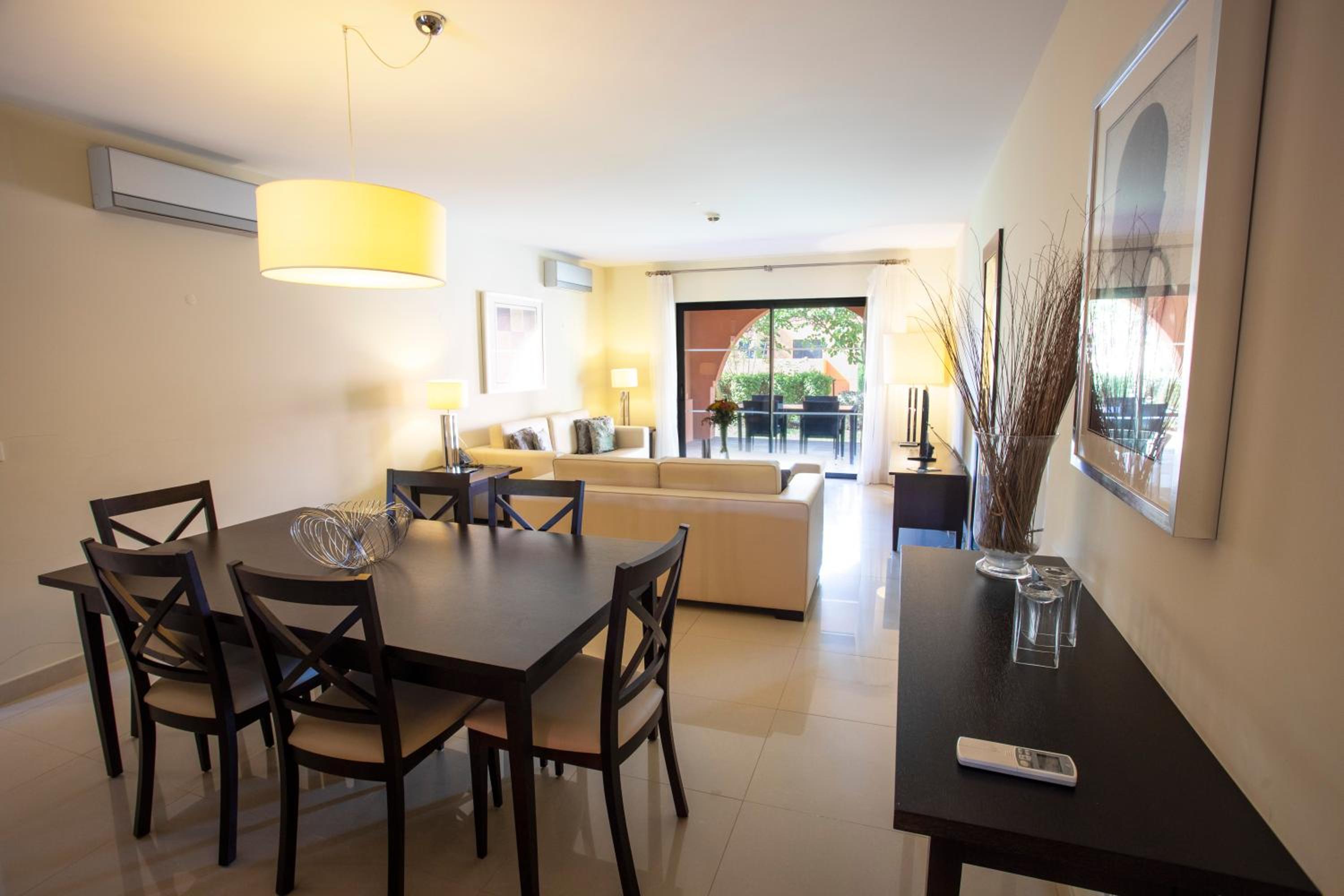 One-Bedroom Apartment - Photo 3