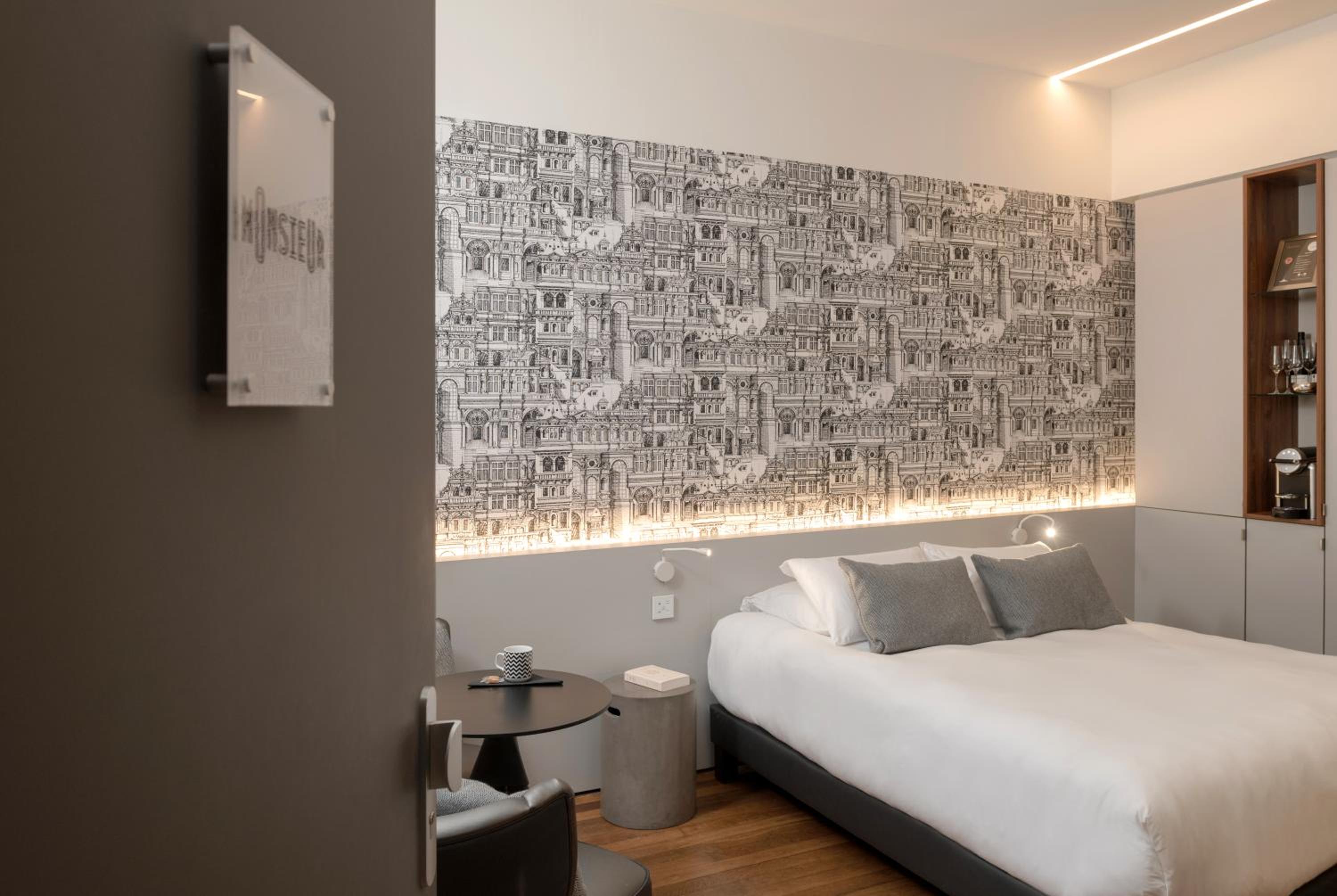Superior Suite "Monsieur" photo 1