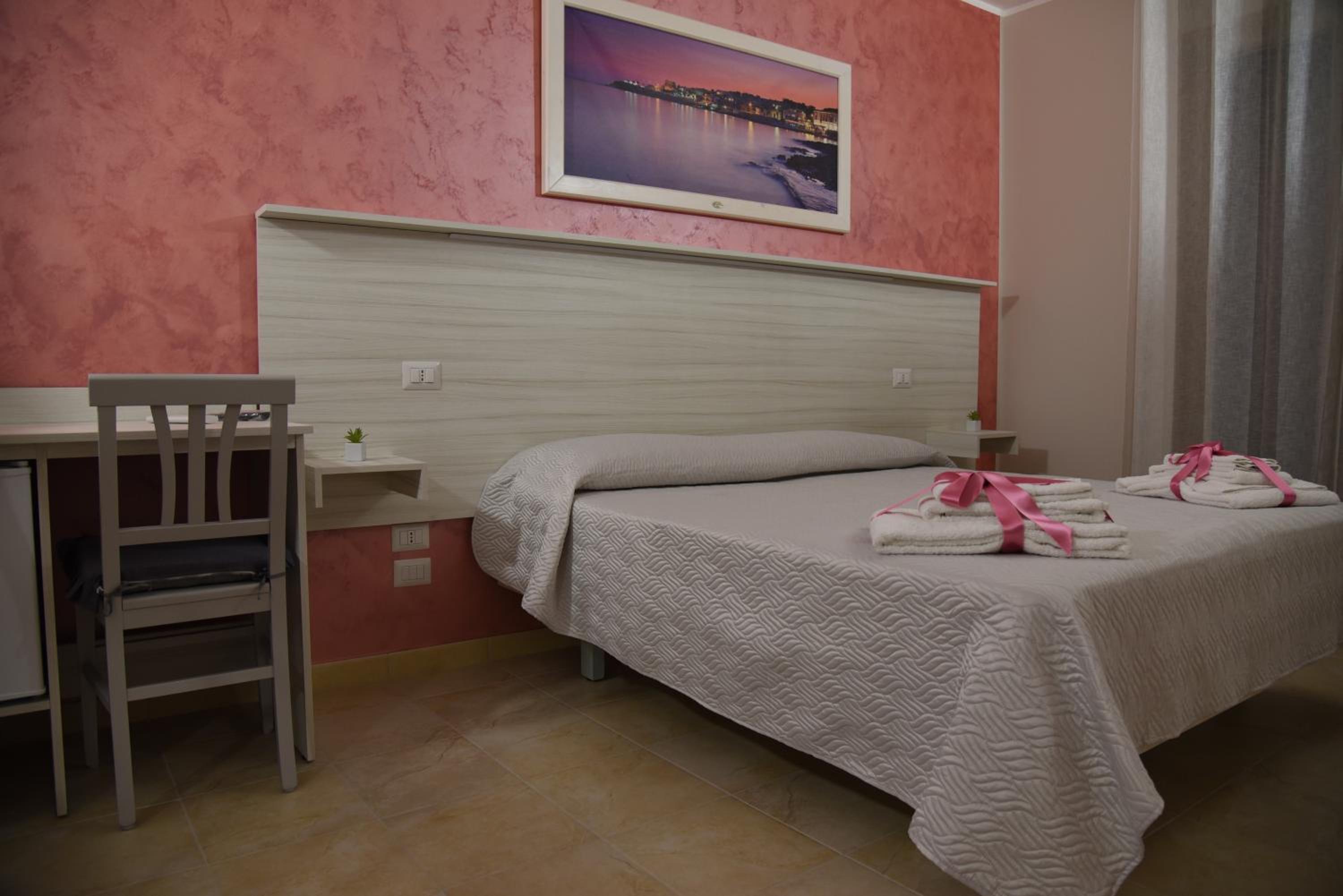 Double Room with Private Bathroom photo 1