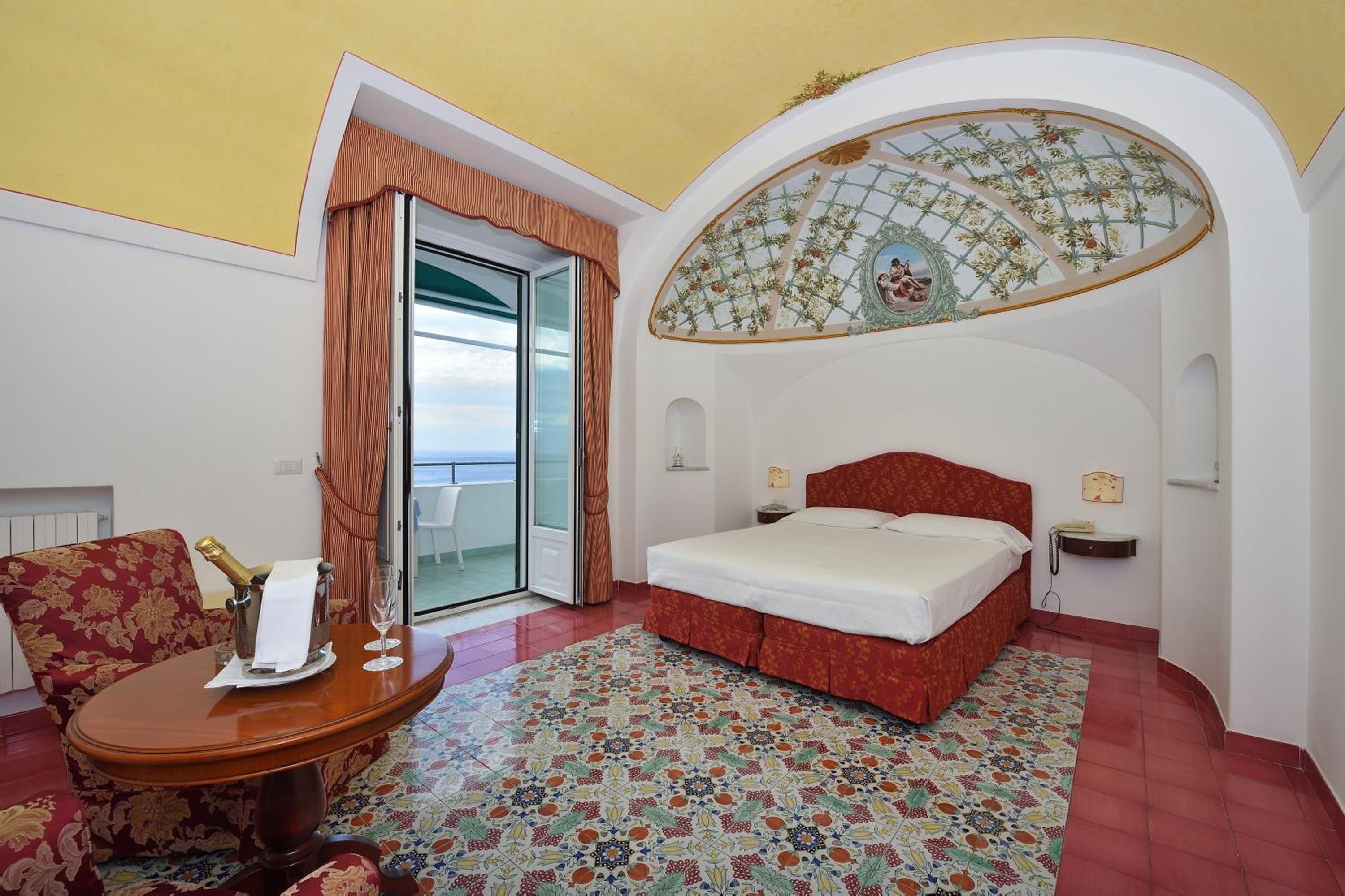 Deluxe Room - Photo 2