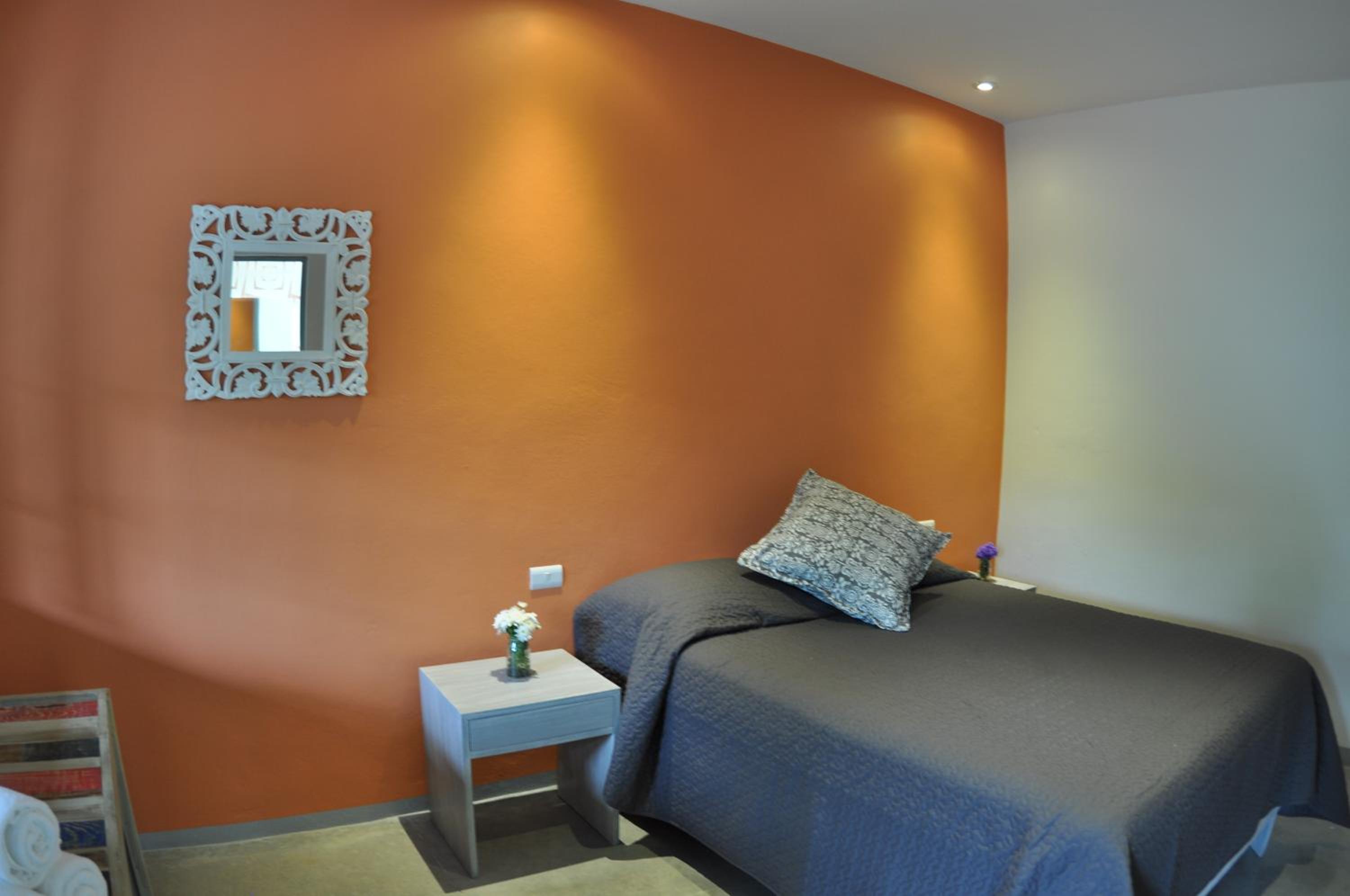 Queen Room photo 1