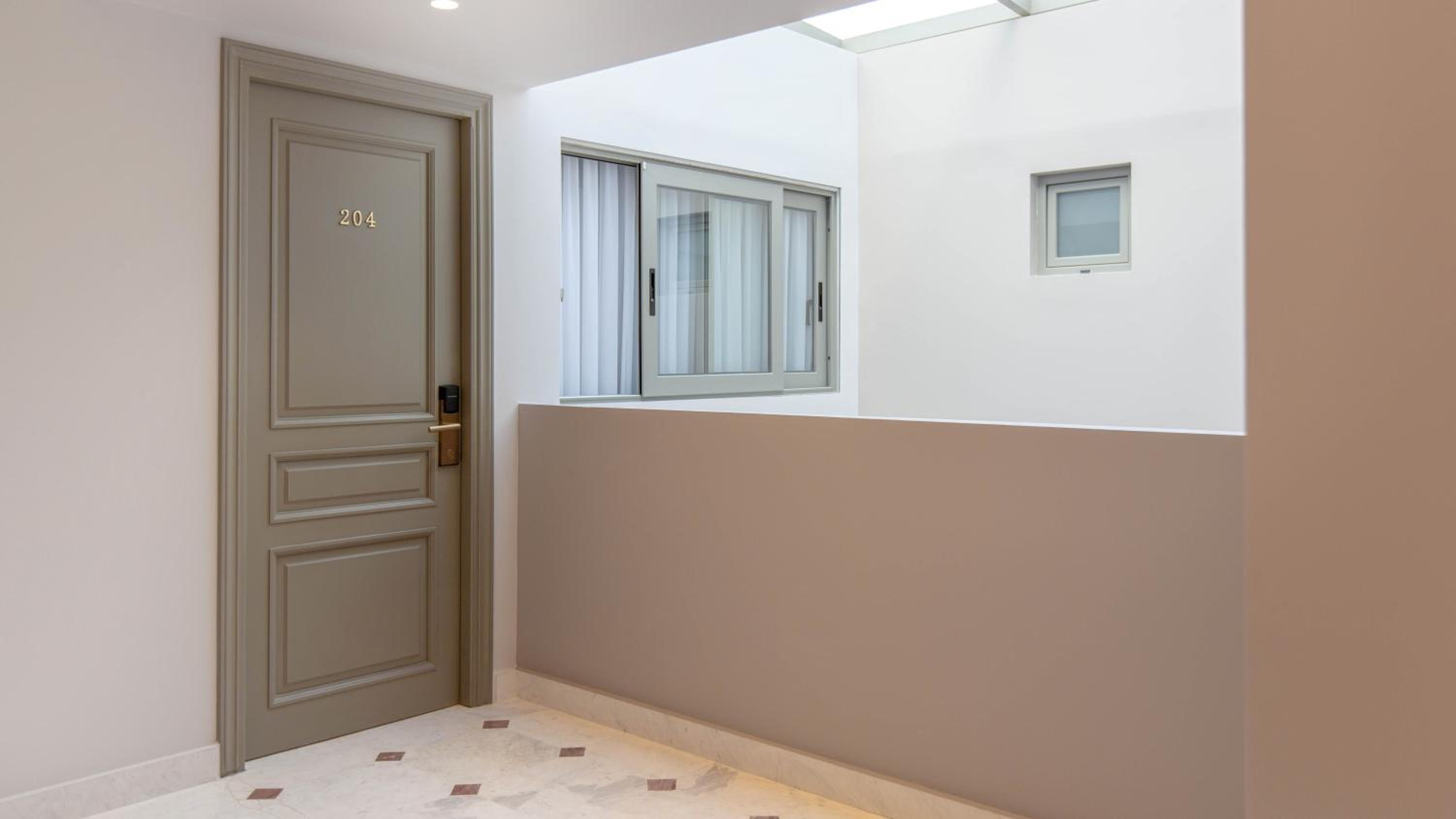 Two-Bedroom Suite with Internal View - Photo 20