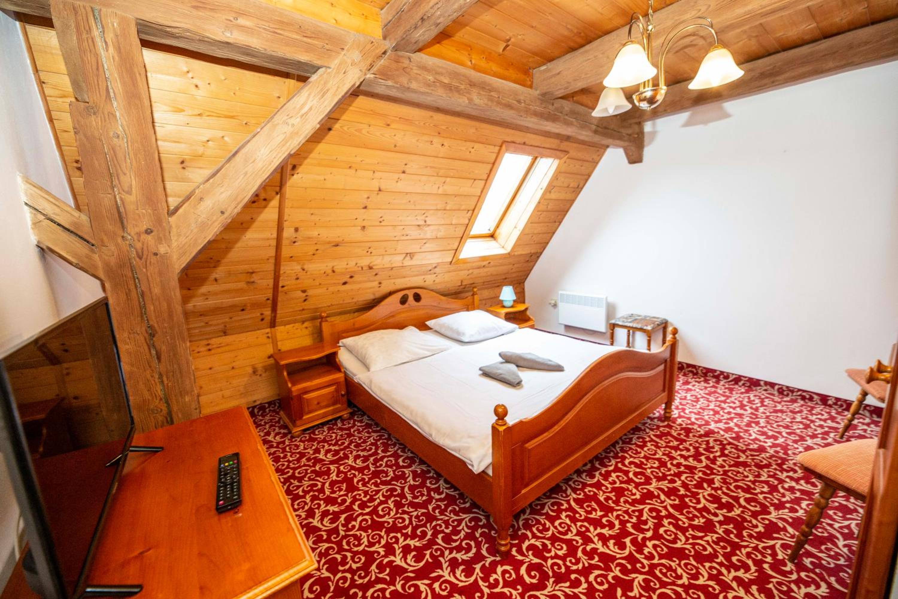 Standard Double or Twin Room photo 1