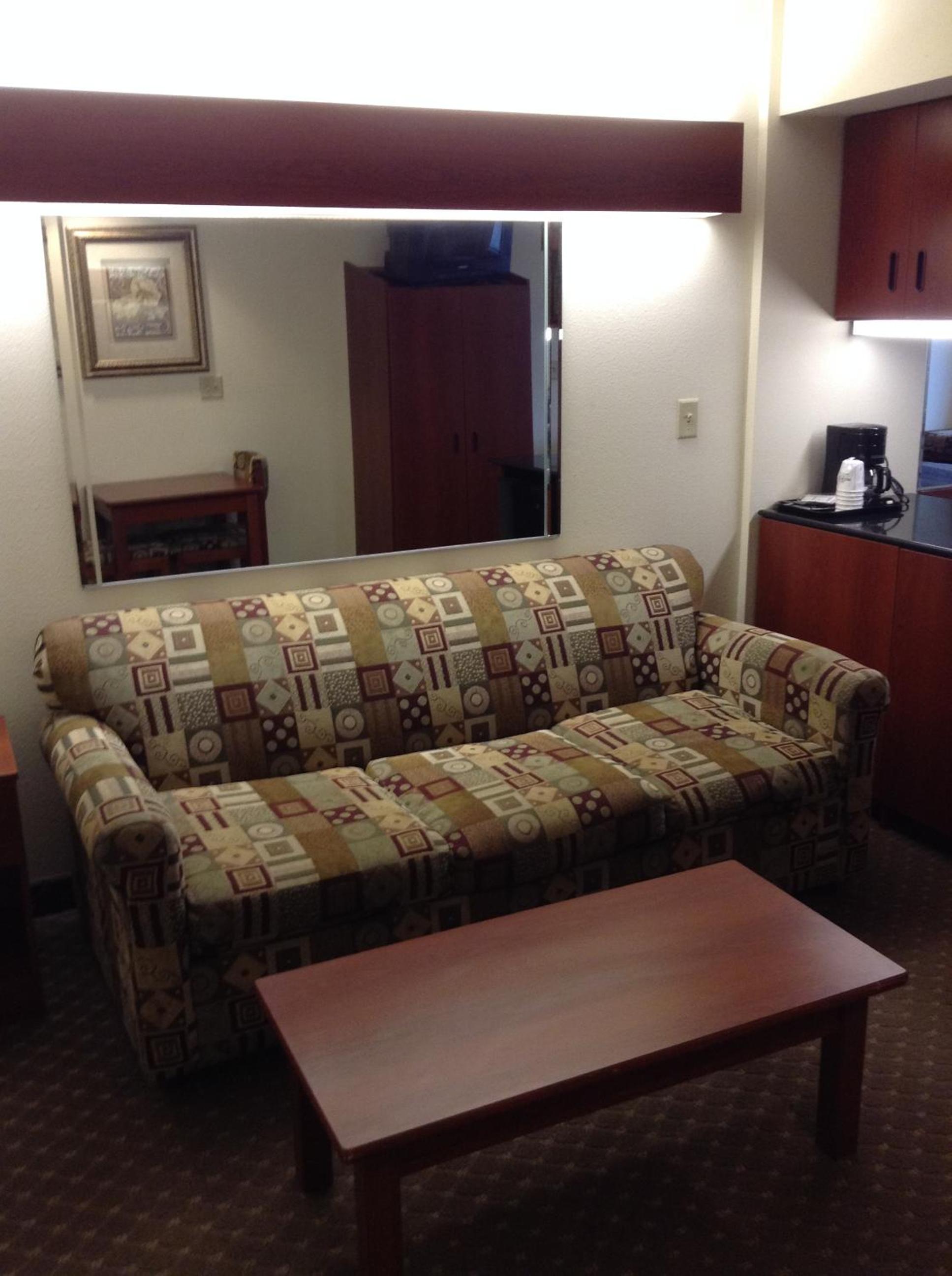 Queen Suite with Sofa Bed - Disability Access - Photo 4