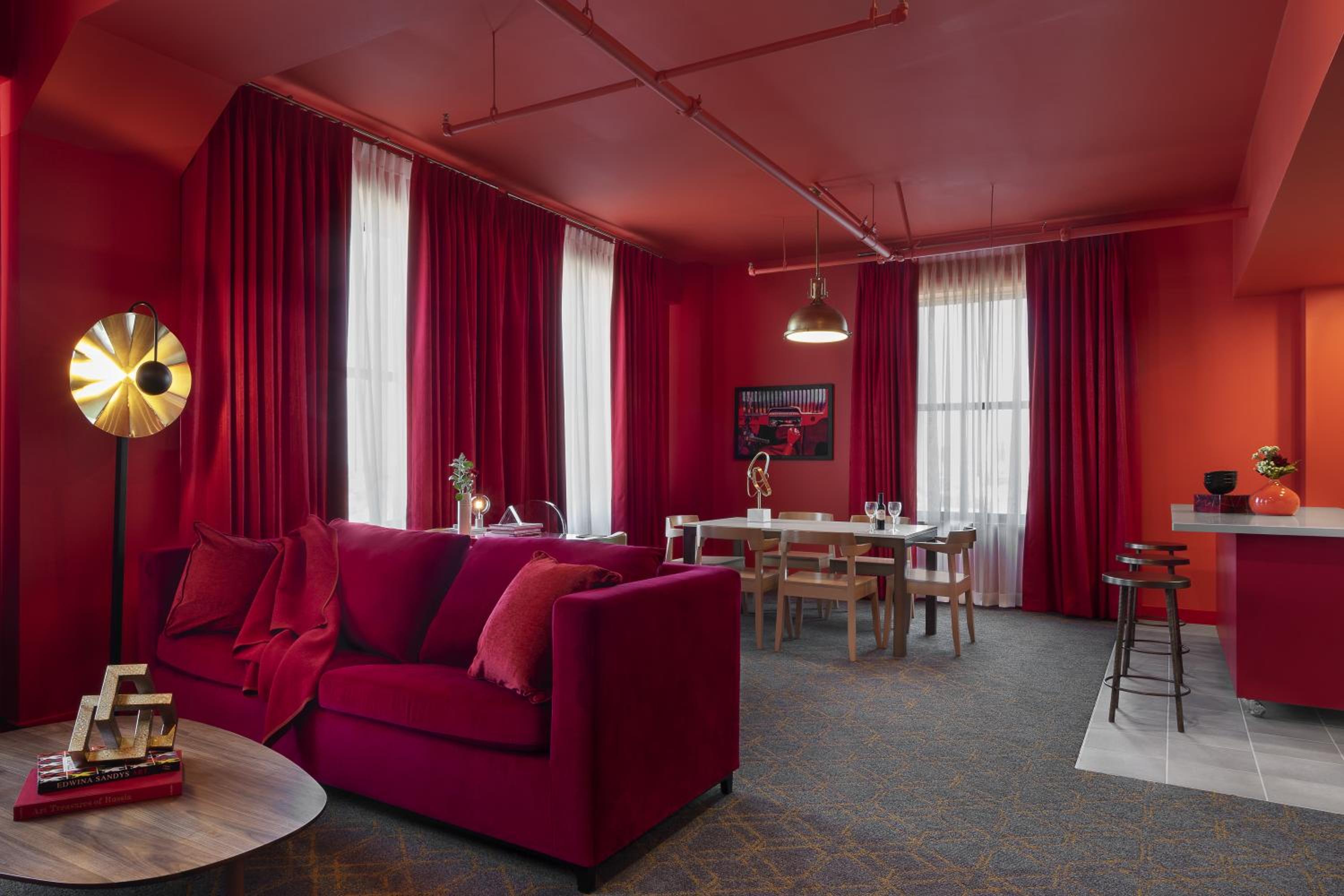 One-Bedroom Red King Suite with Kitchenette
