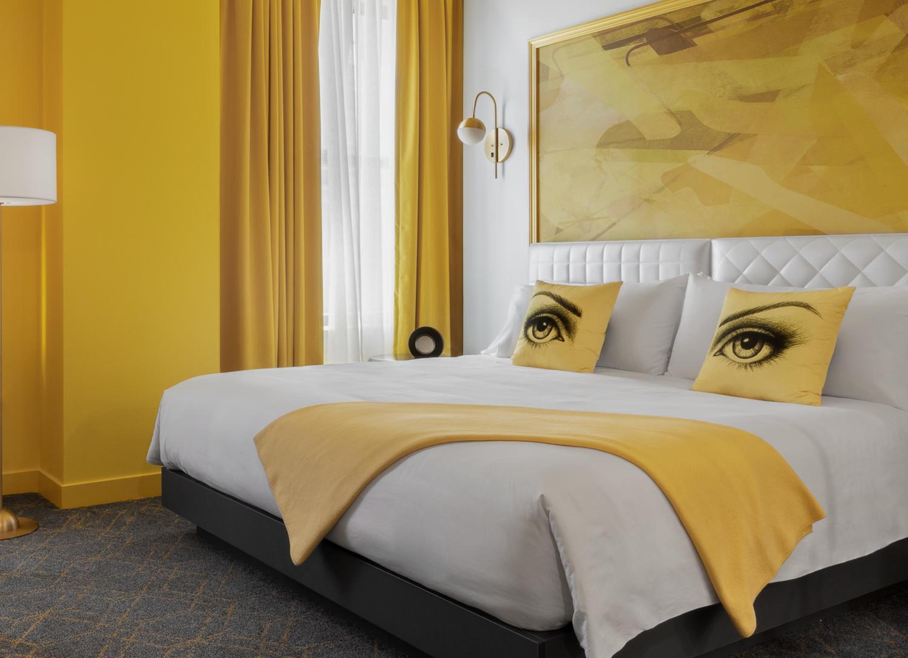 Yellow King Room - Photo 4