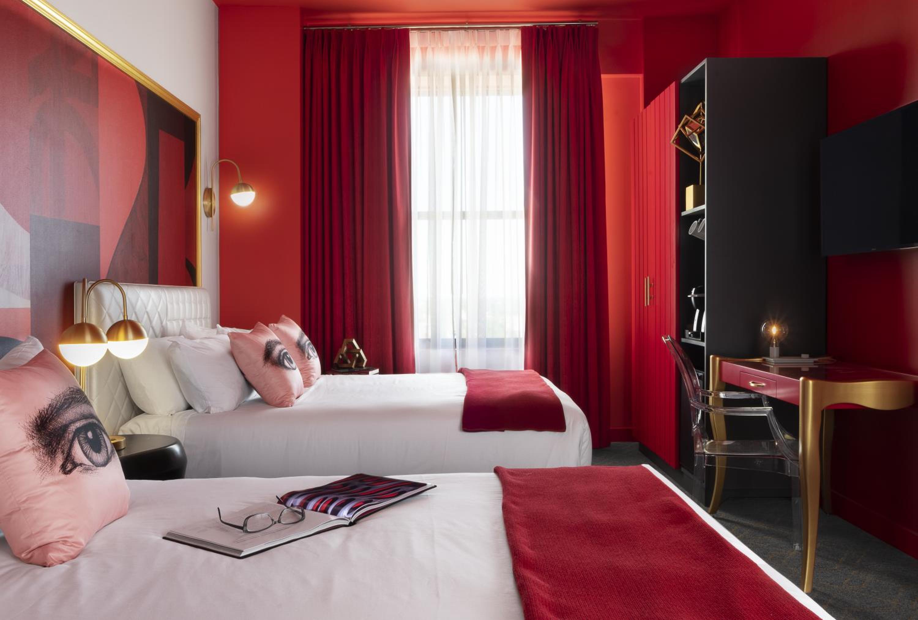 Queen Room with Two Queen Beds - Photo 6