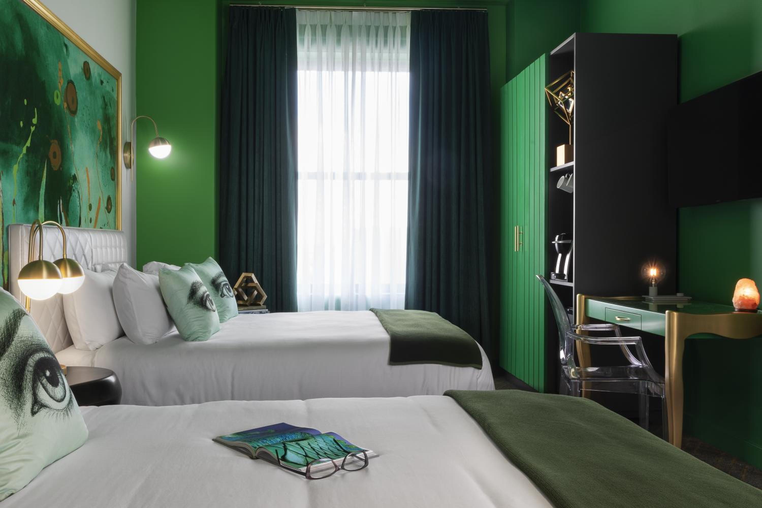 Queen Room with Two Queen Beds - Photo 7
