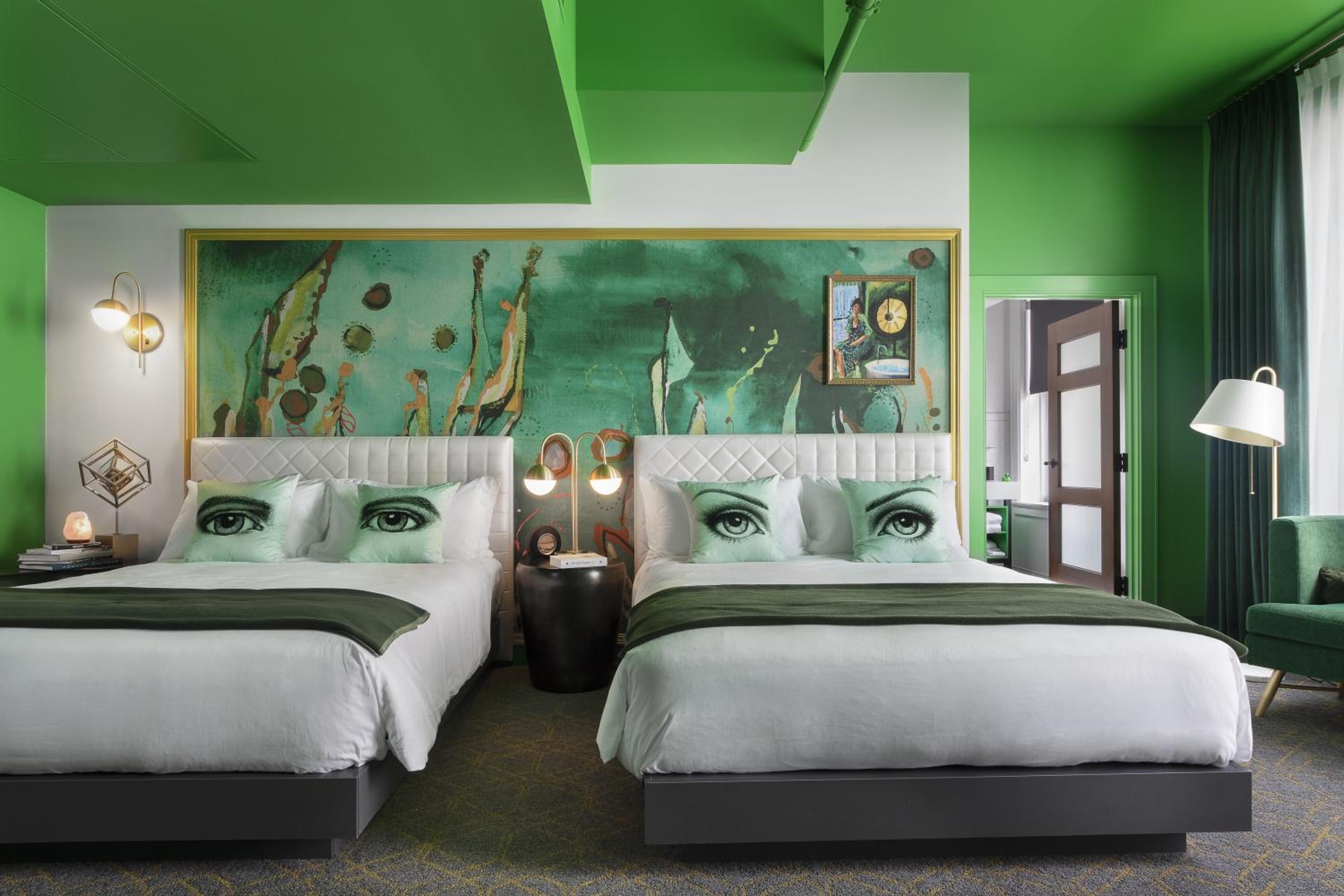 Large Queen Room with Two Queen Beds - Photo 6