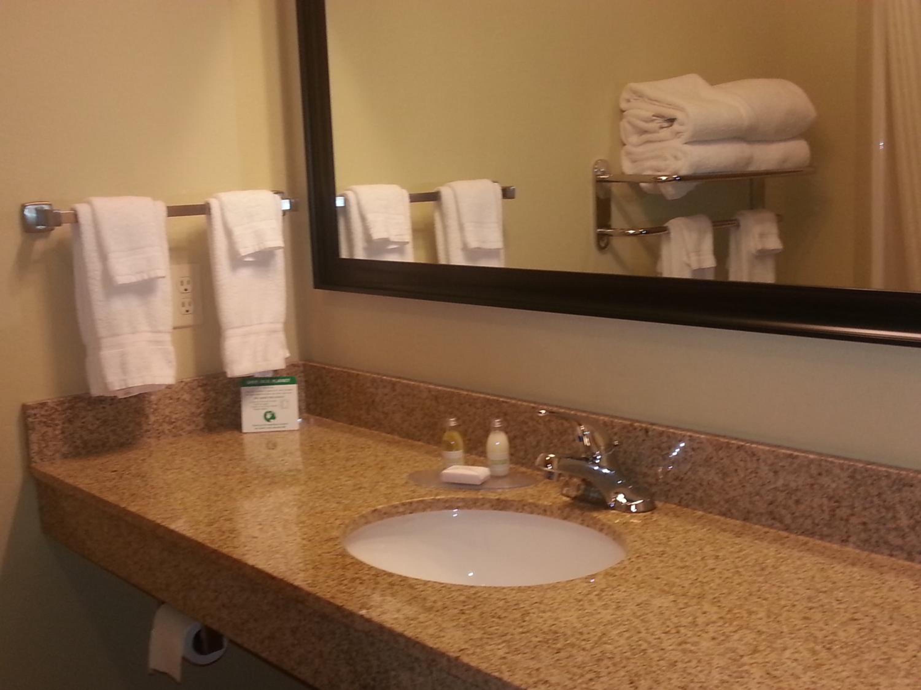 King Room - Non-Smoking - Photo 2