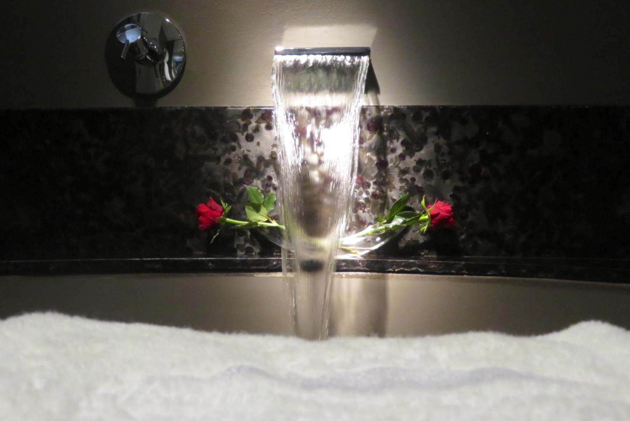 Deluxe Suite with Private Terrace and Sea View - Penthouse Suite  - Photo 4