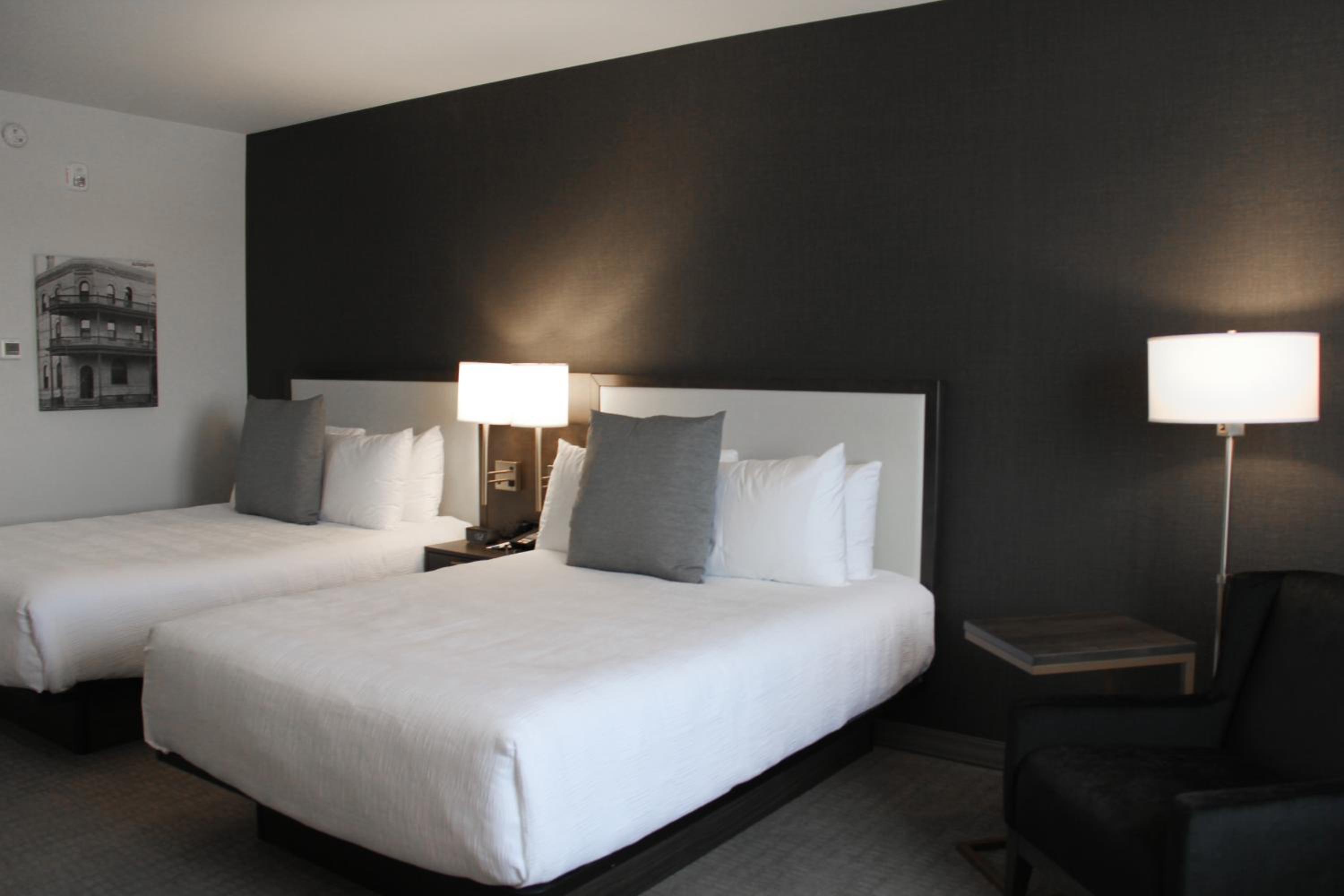 Queen Room with Two Queen Beds and Kitchenette - Photo 2
