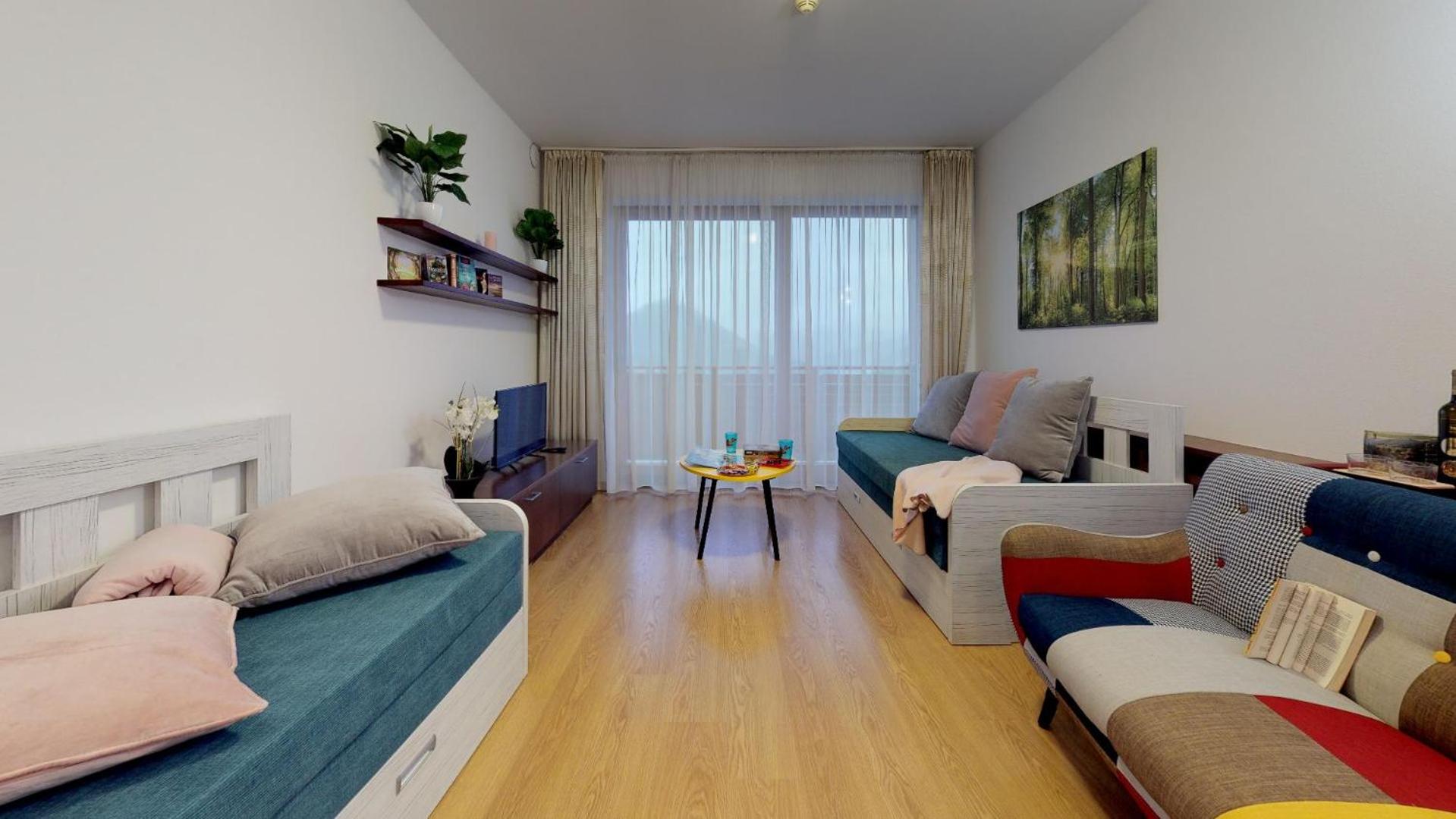 One-Bedroom Apartment - Photo 3