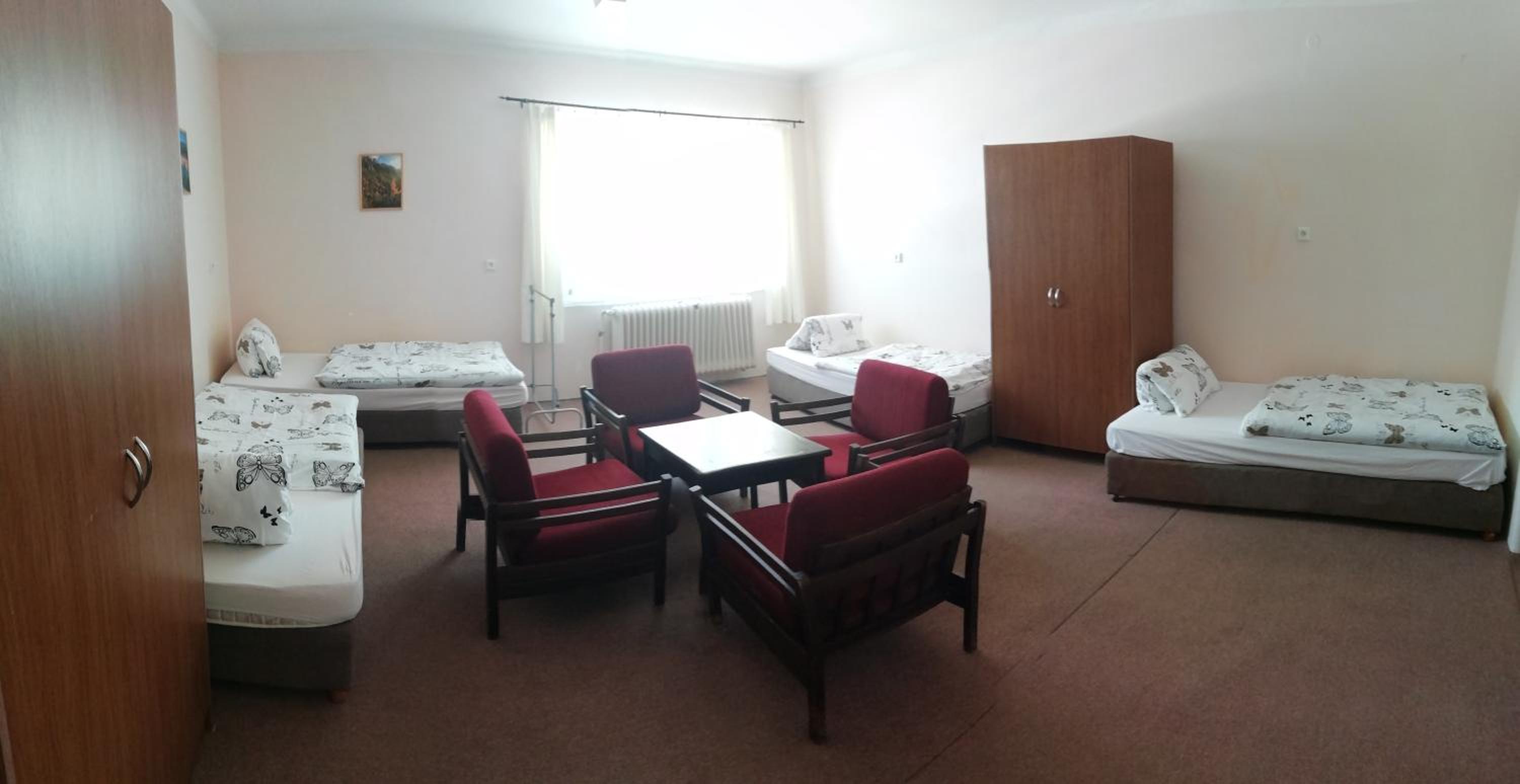 Quadruple Room with Shared Bathroom photo 2