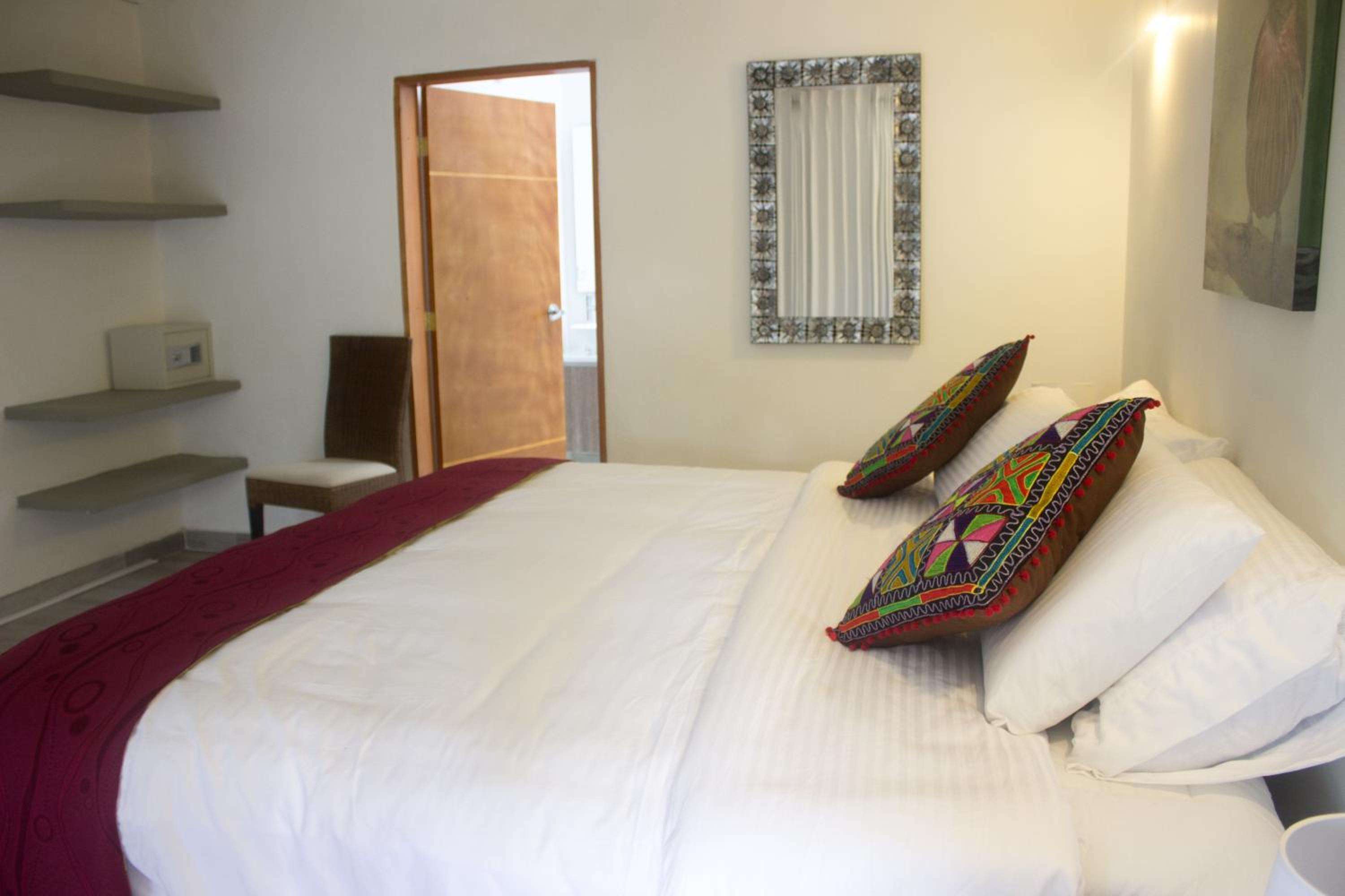 Deluxe Double Room (2 Adults + 1 Child)
