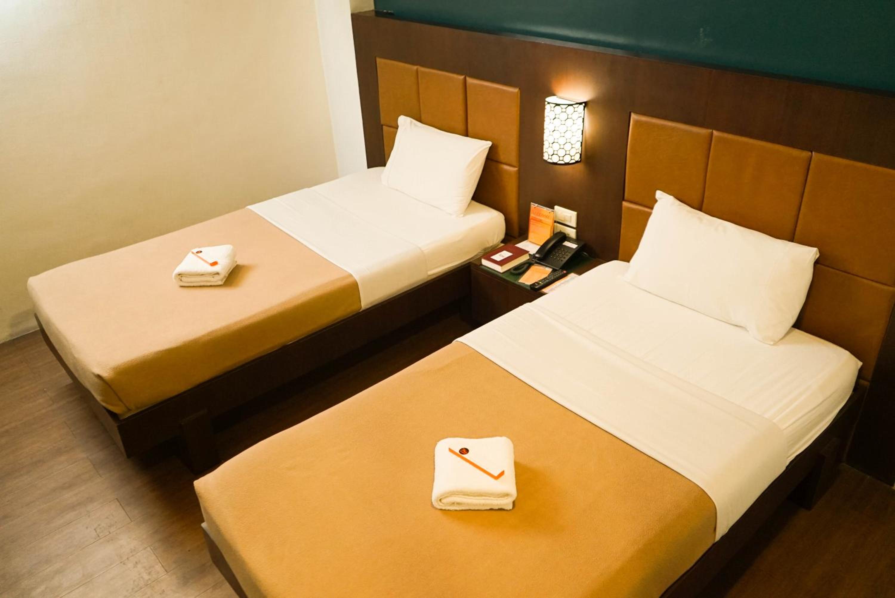 Deluxe Twin Room photo 3