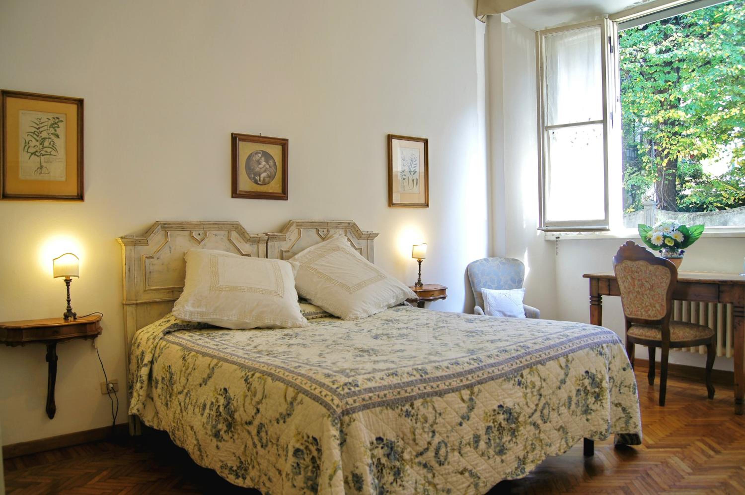 Two-Bedroom Apartment with Terrace - 11 Via Fossombroni