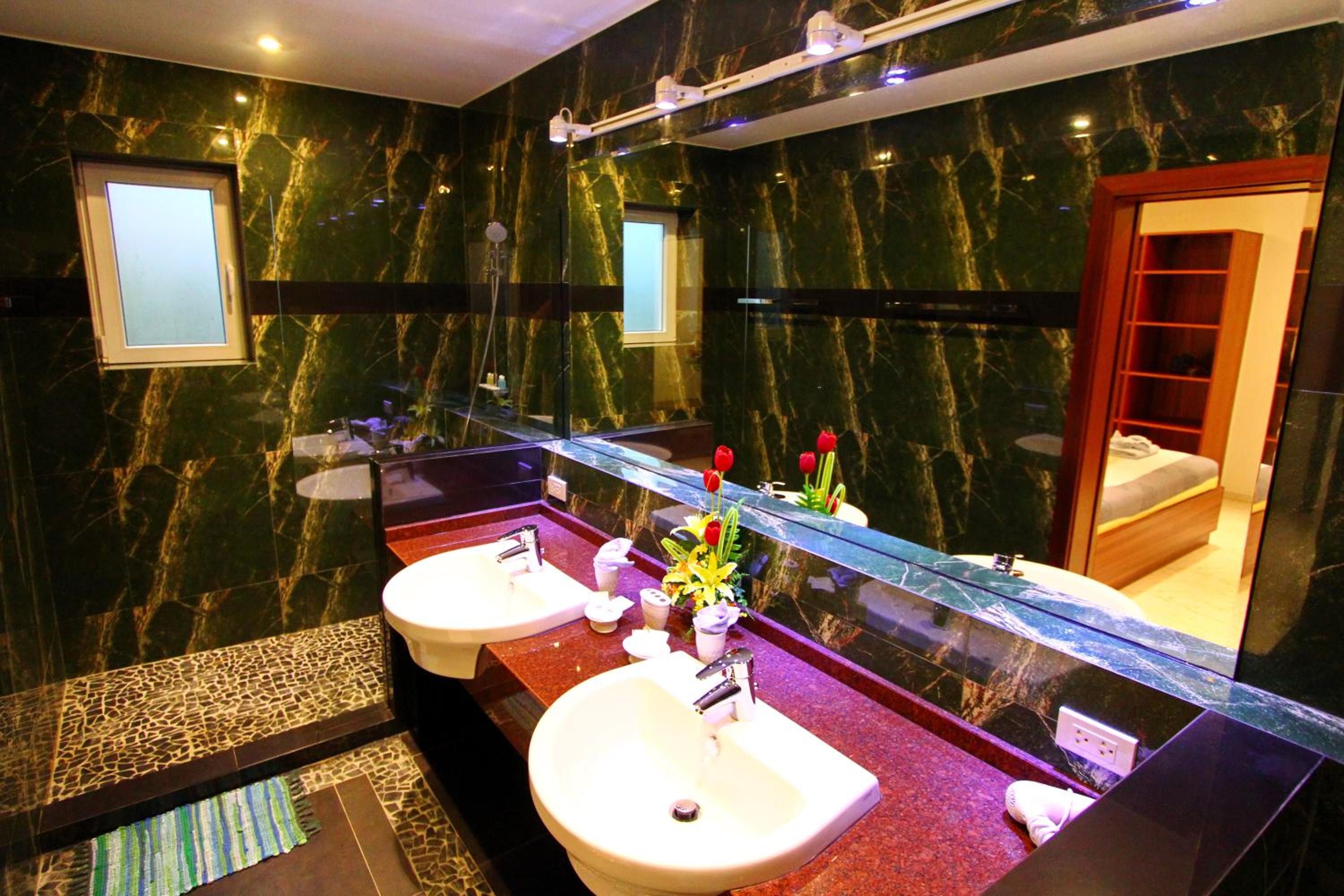 Three-Bedroom Villa - Photo 23