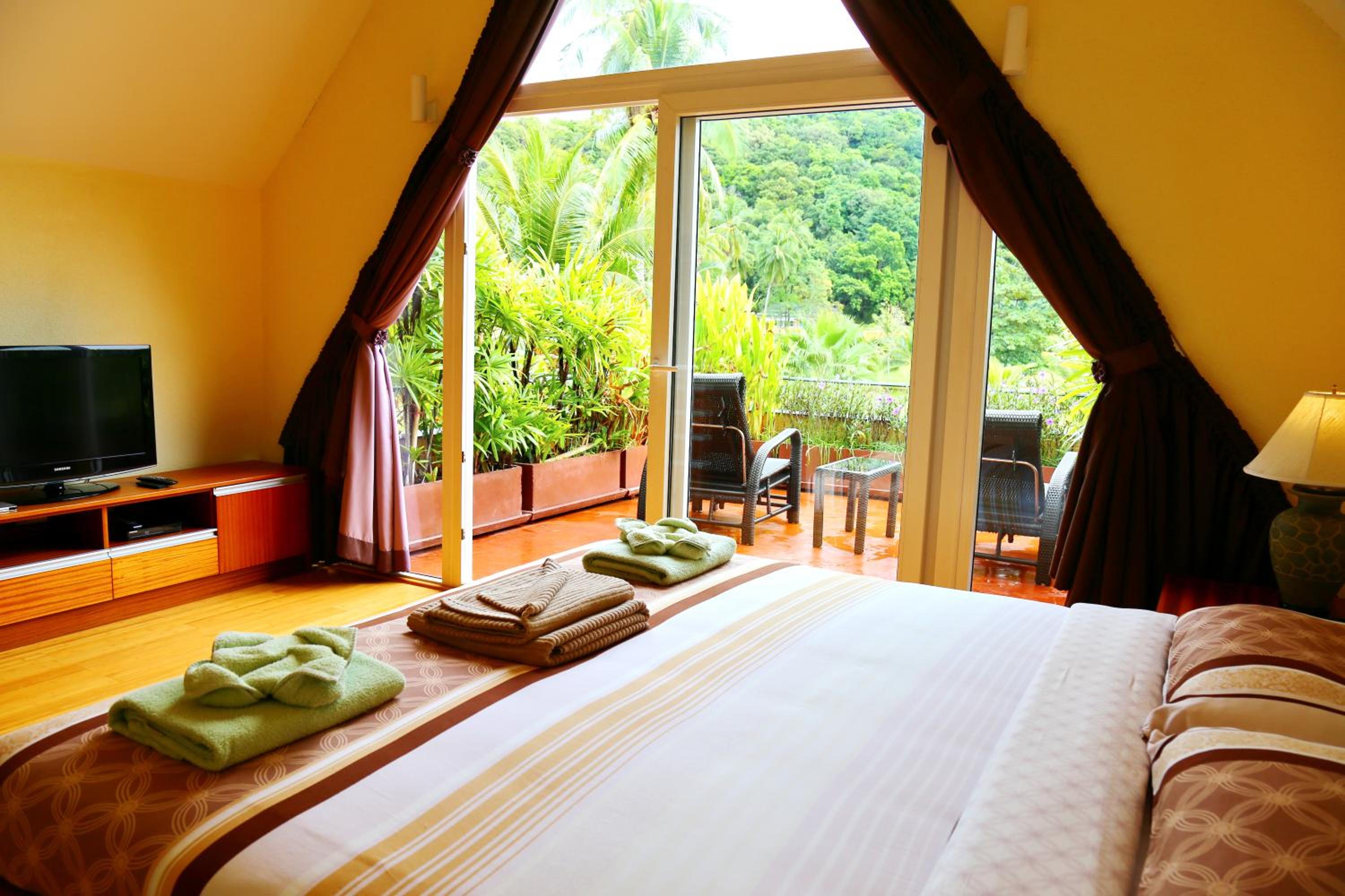 Three-Bedroom Villa - Photo 22