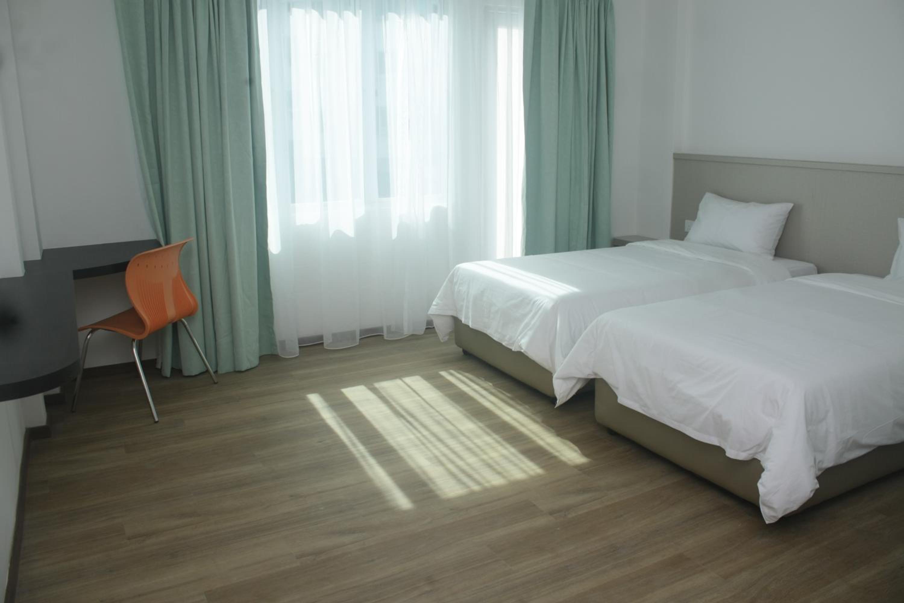 Standard Twin Room photo 2