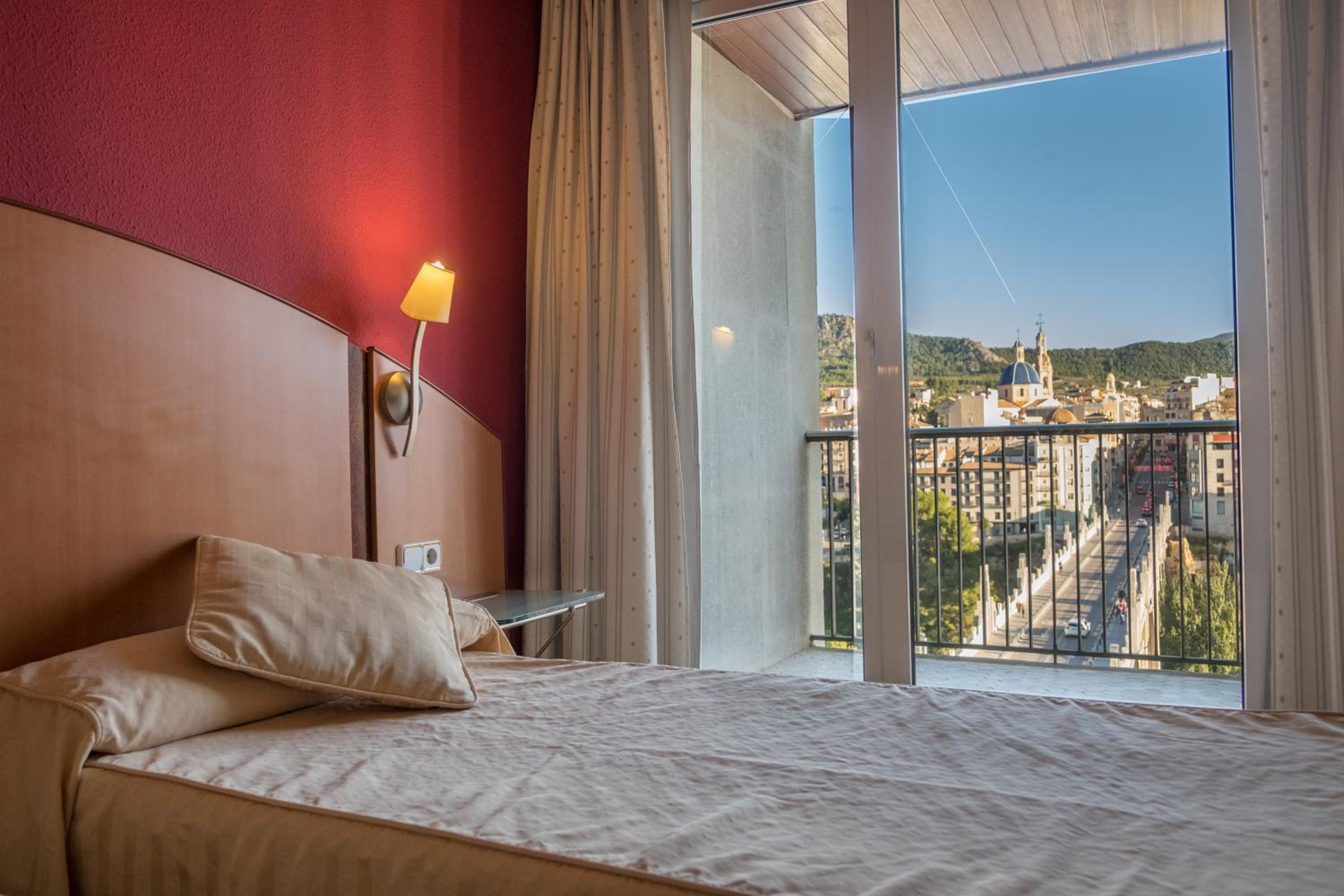Double or Twin Room with Balcony - Photo 3