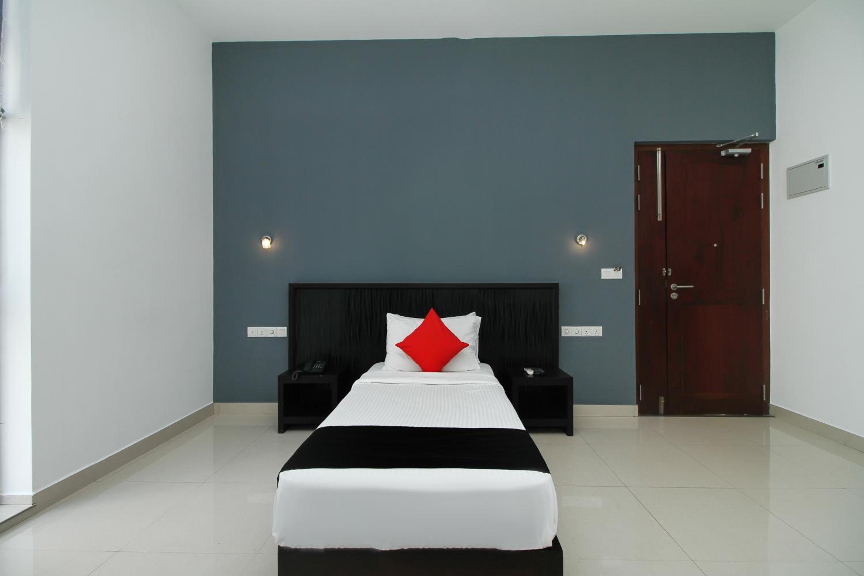 Deluxe Single Room - Free Early Check-in & Late Check-out (Upon Availability)