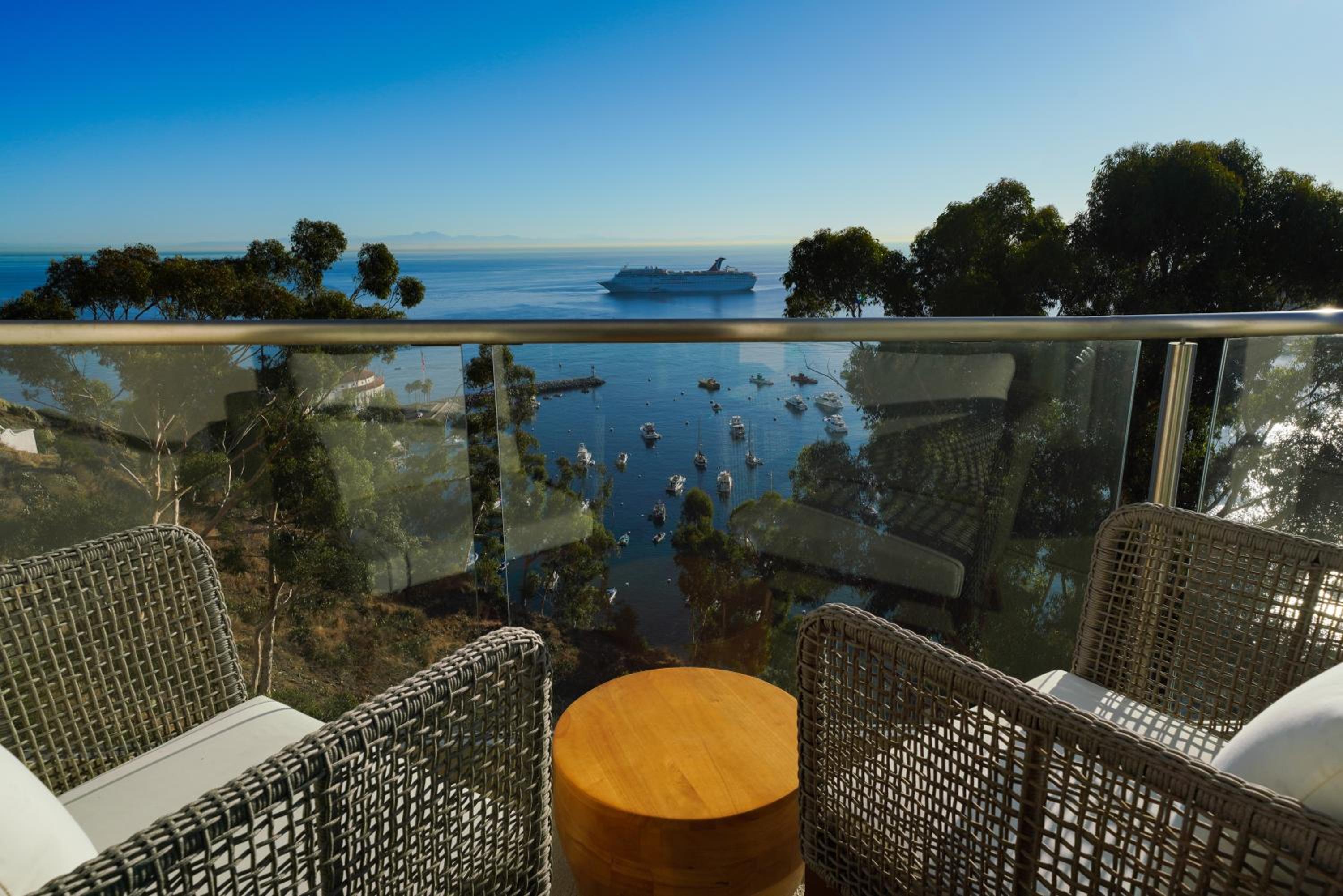 King Suite with Pool View - Photo 6