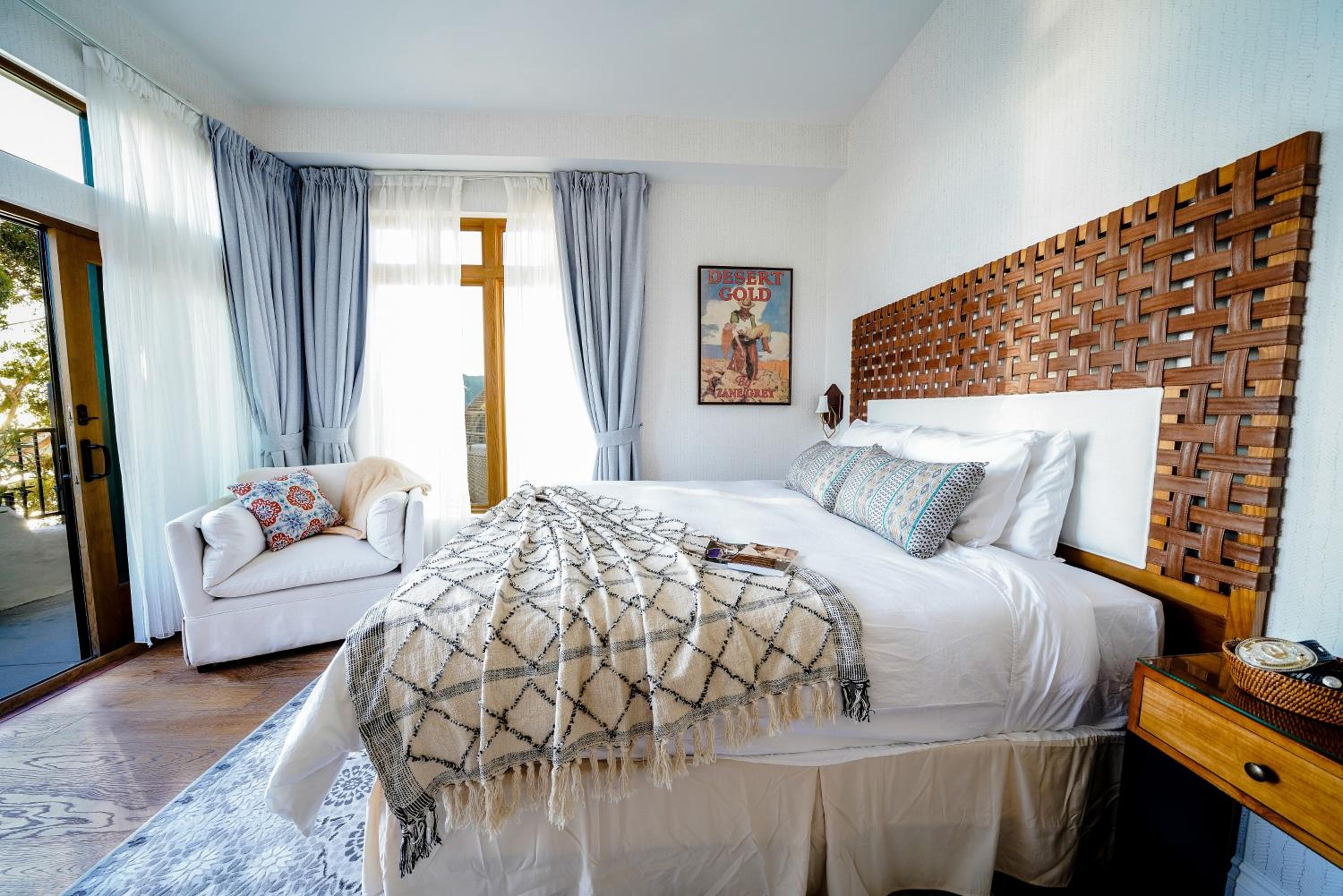 King Suite with Pool View - Photo 1