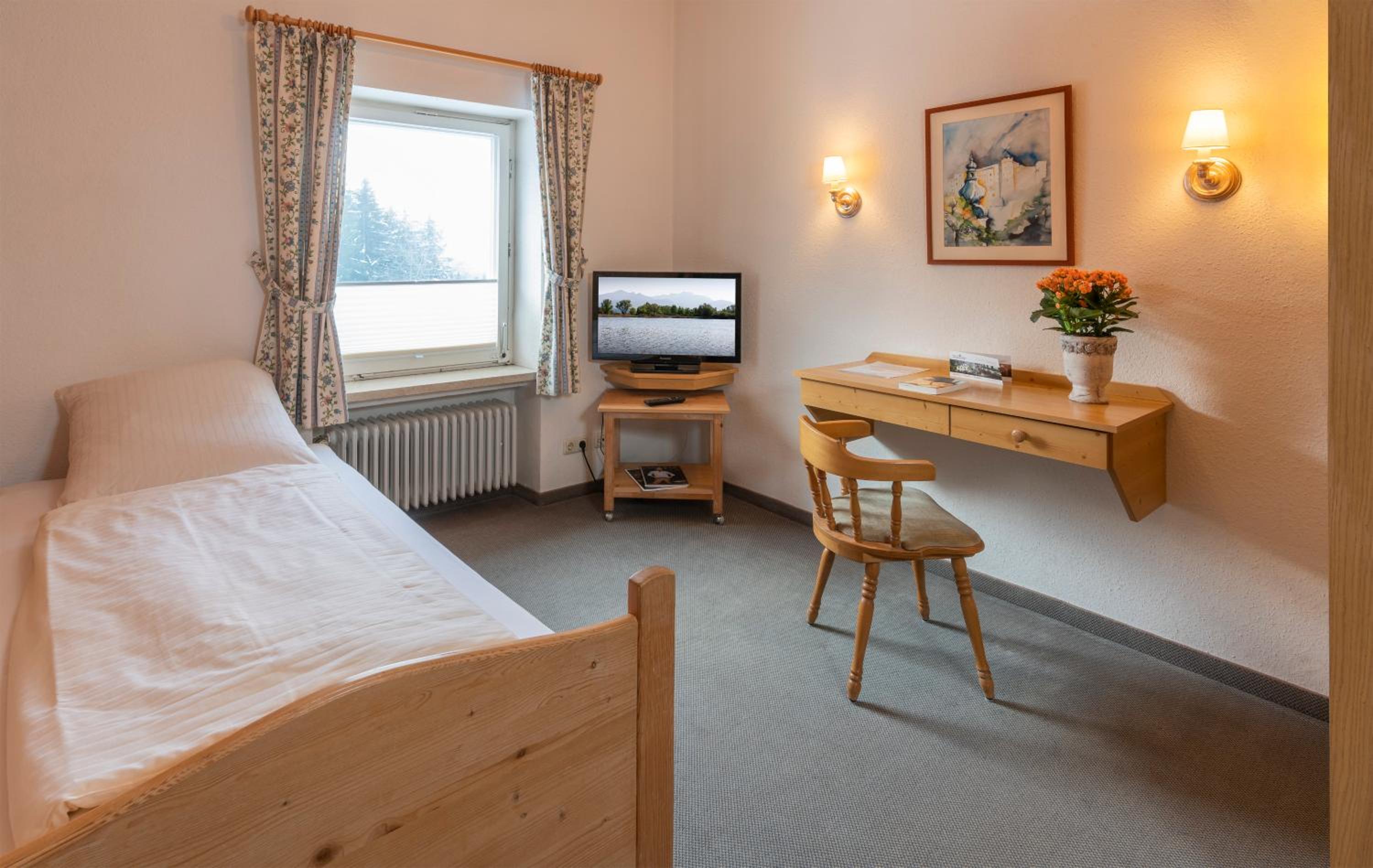 Single Room with Lake View