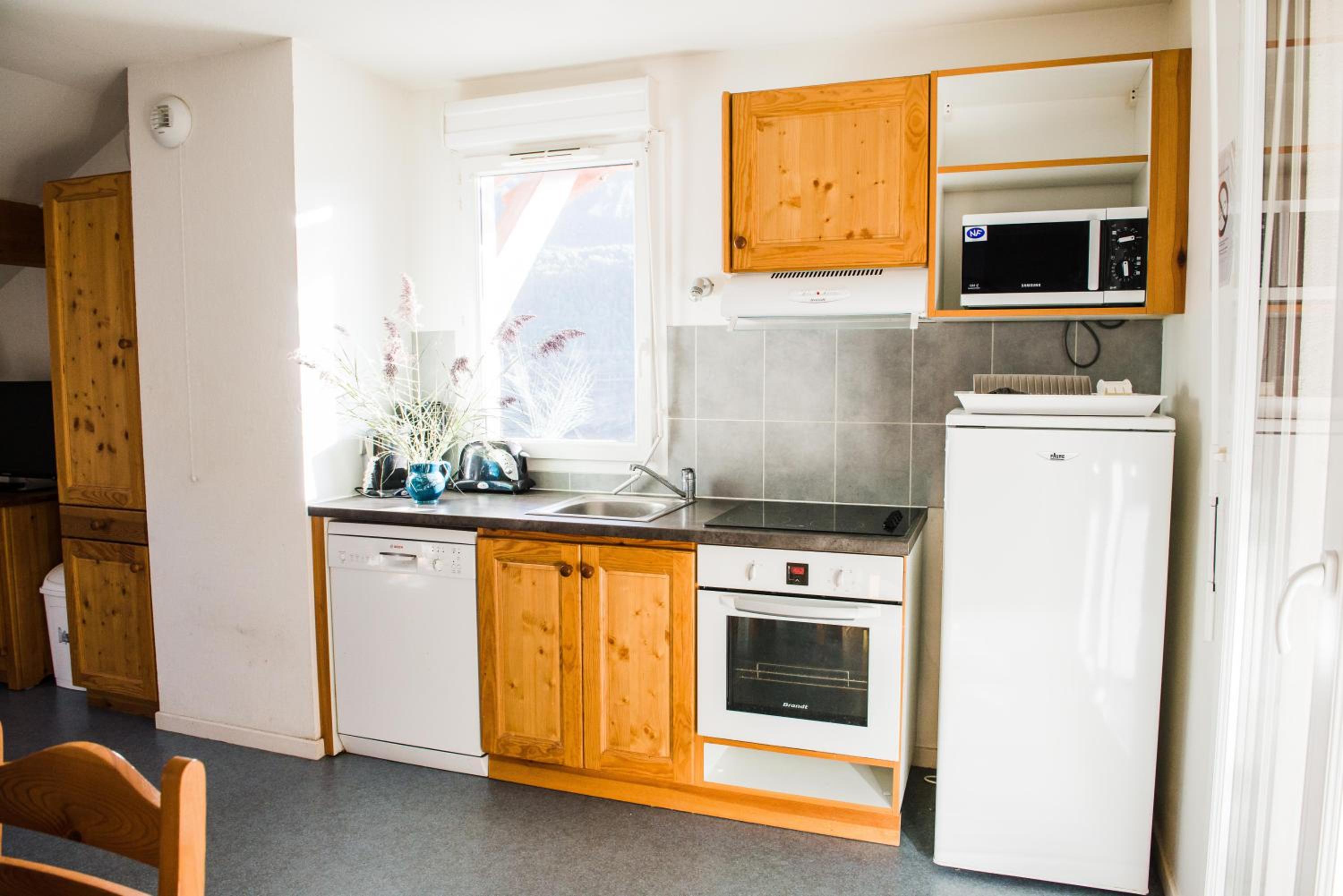 Apartment (10 Adults) - Photo 12