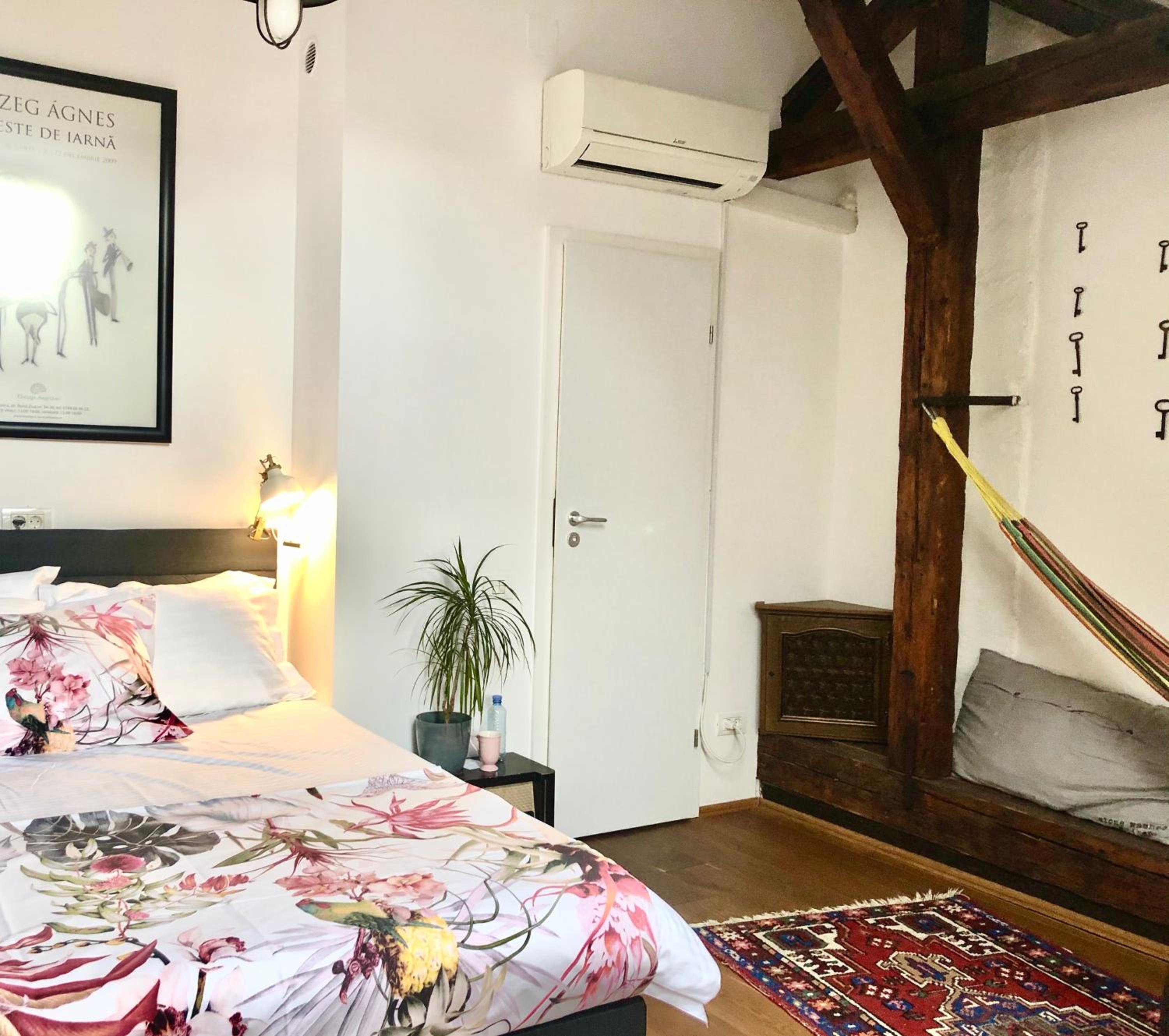 Double Room - Attic - Photo 11