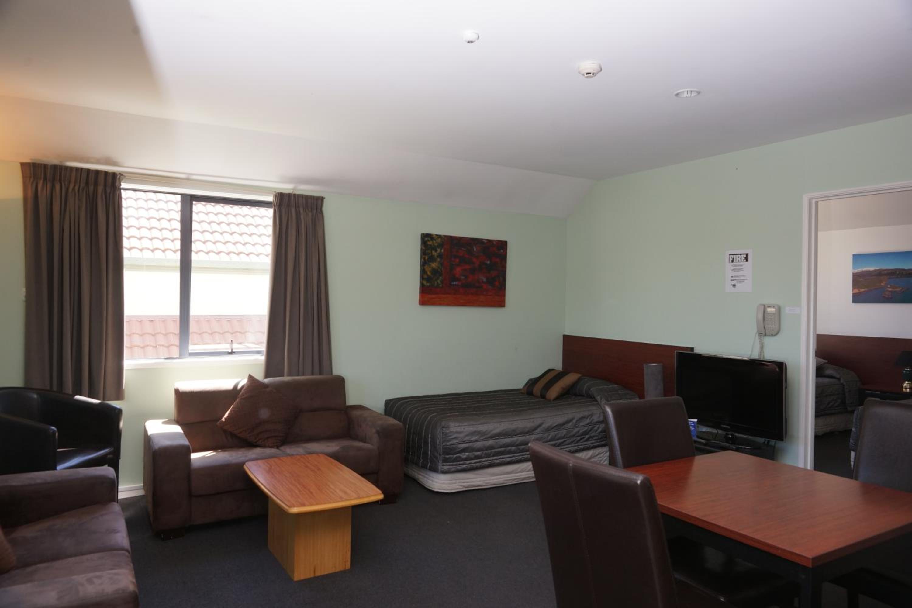 Two-Bedroom Family Apartment - Photo 6