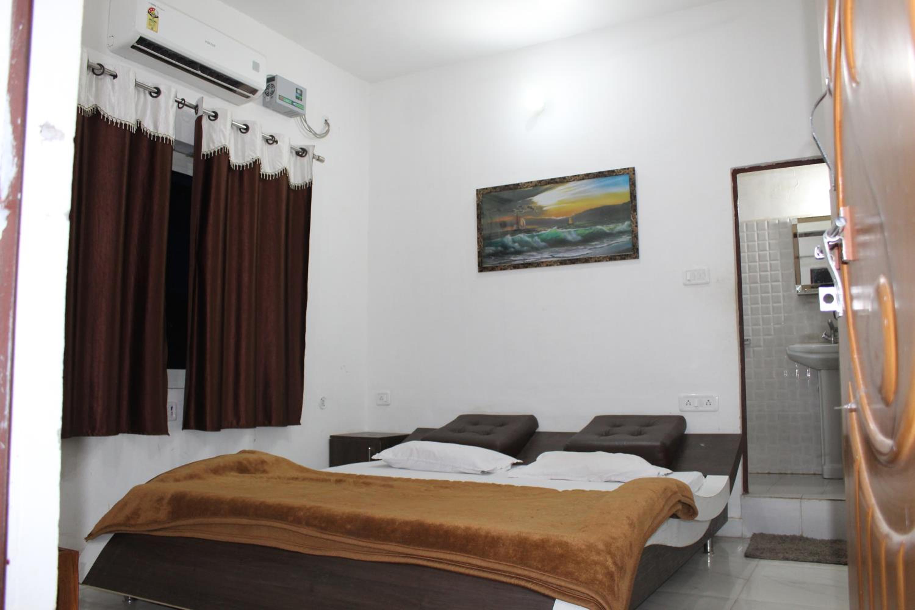 Deluxe King Room photo 3