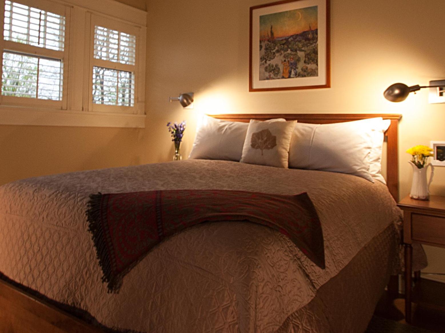 Deluxe Queen Room