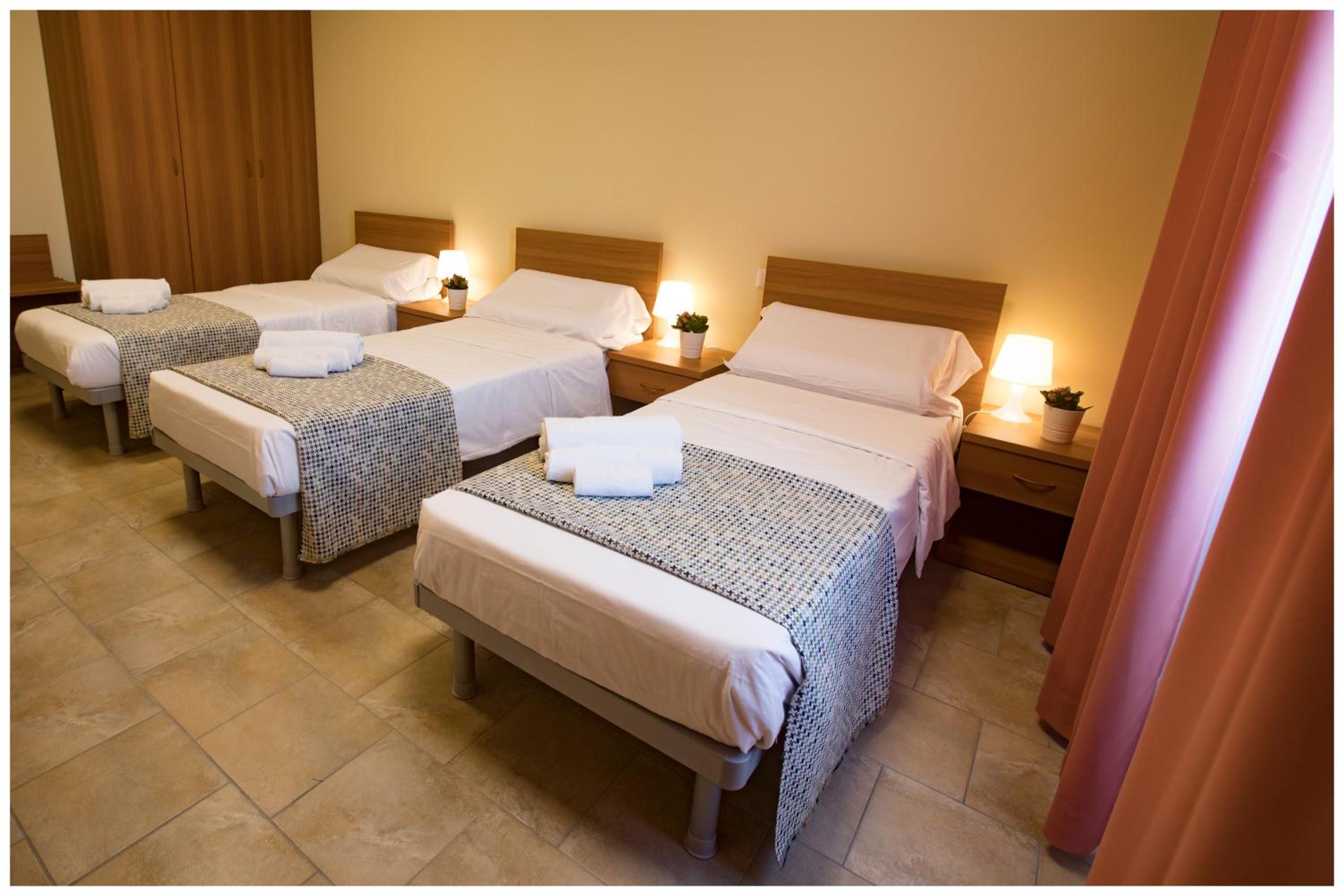 Triple Room - Photo 1