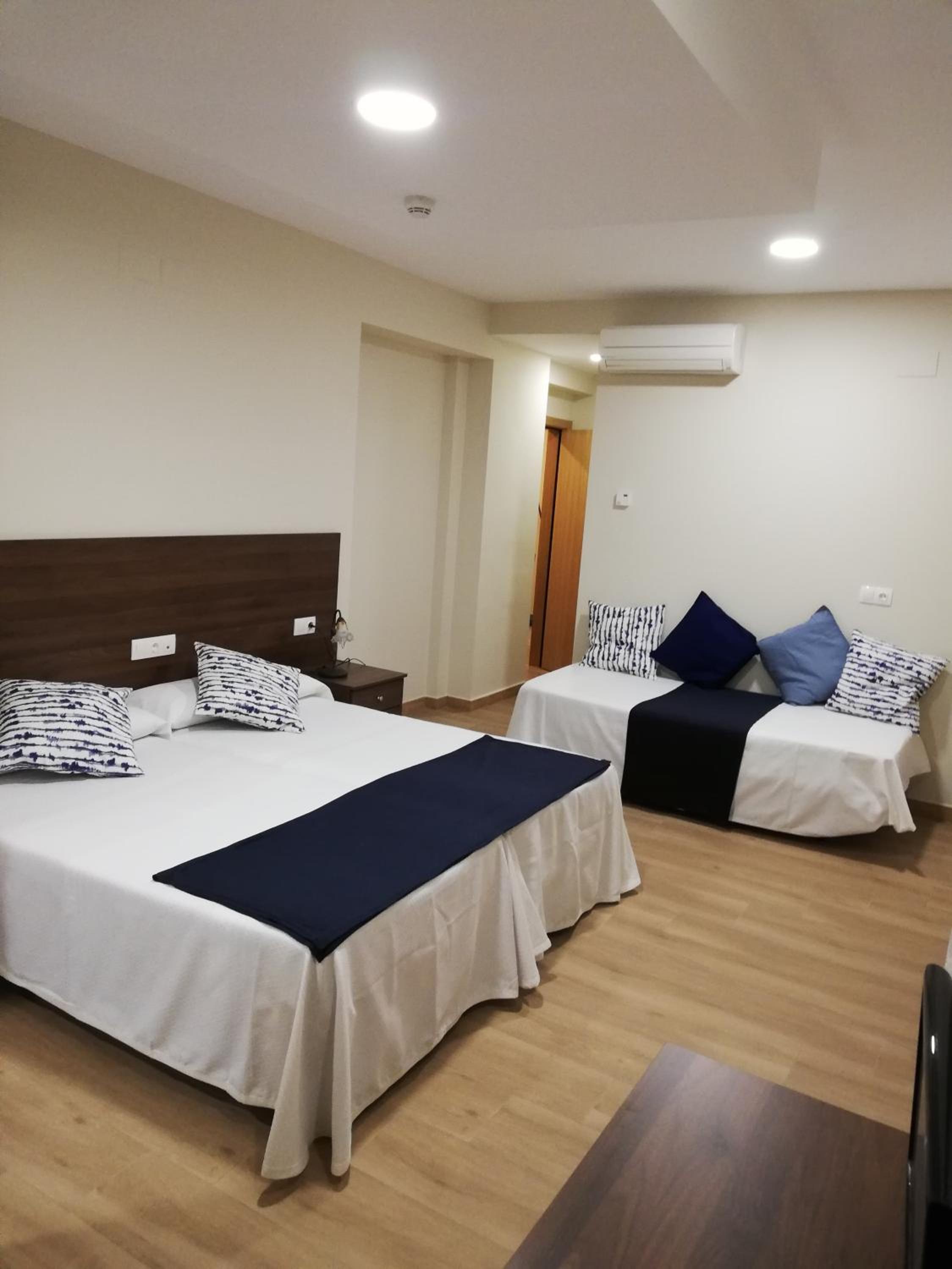Triple Room - Photo 8