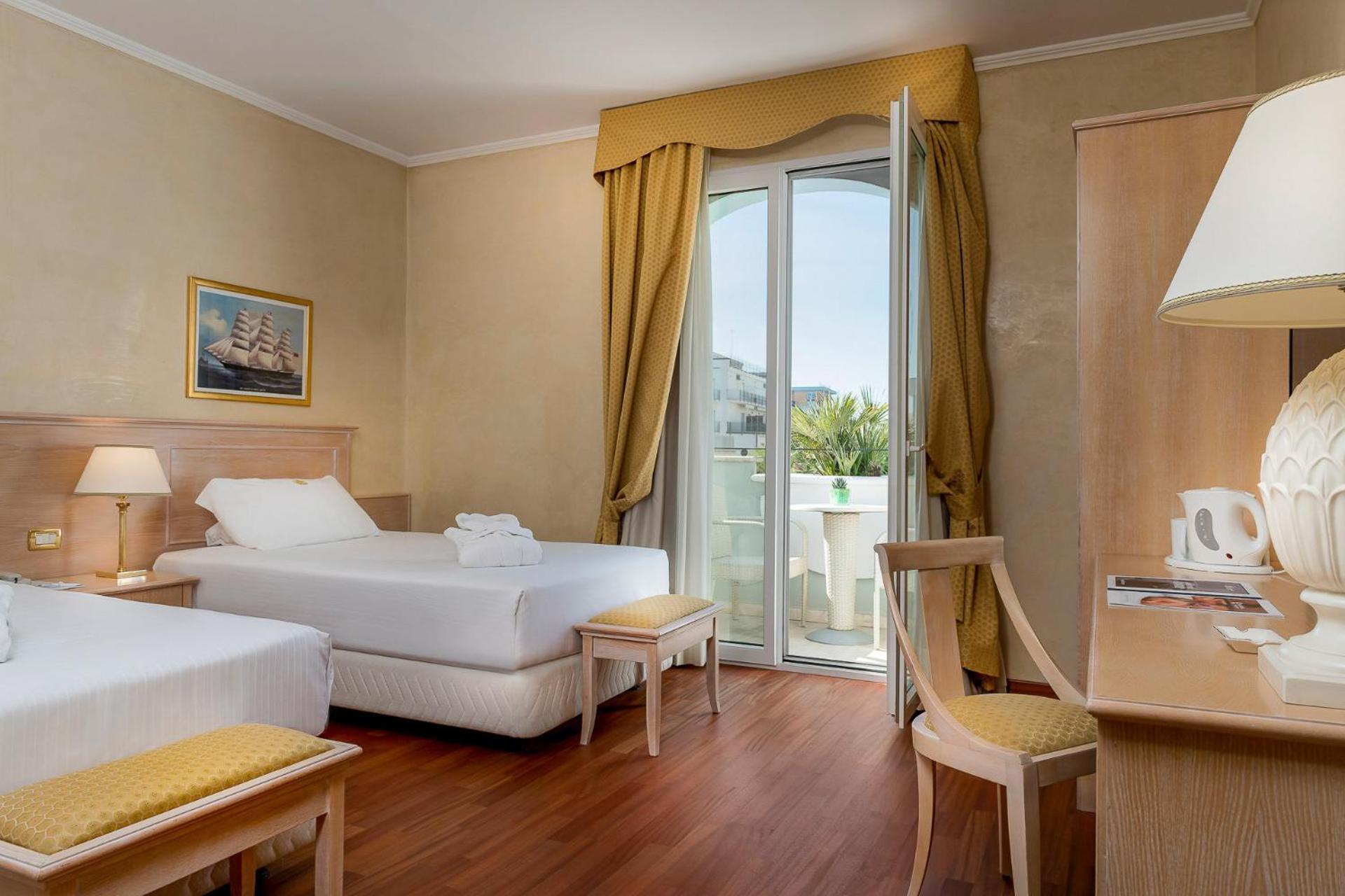 Premium Double or Twin Room with Spa Access  - Photo 1