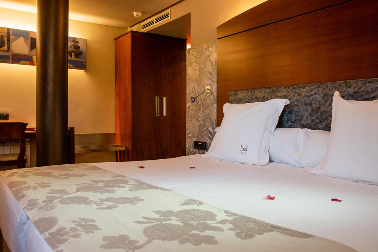 Twin Room - Photo 17