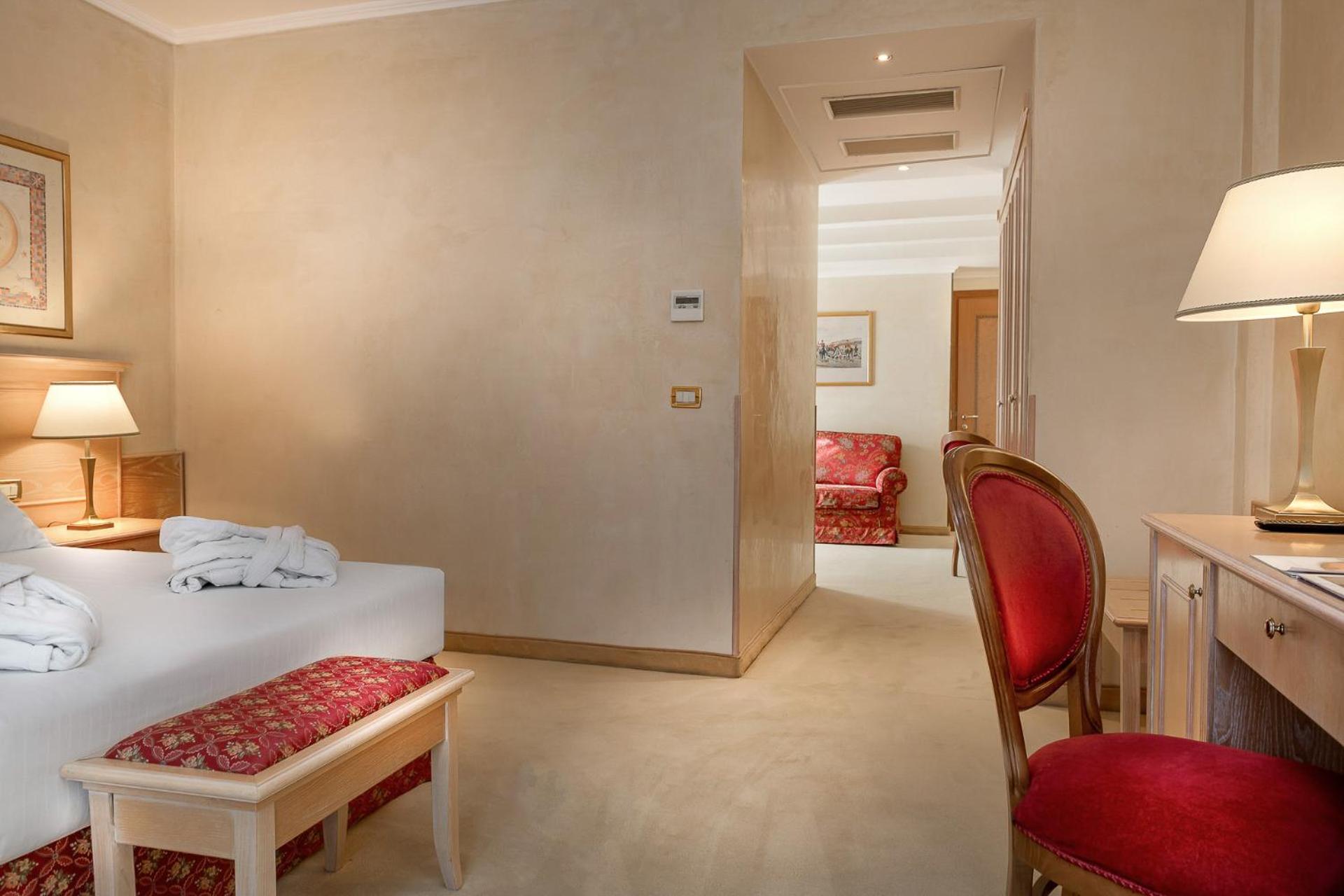 Family Suite with Spa Access - Photo 1