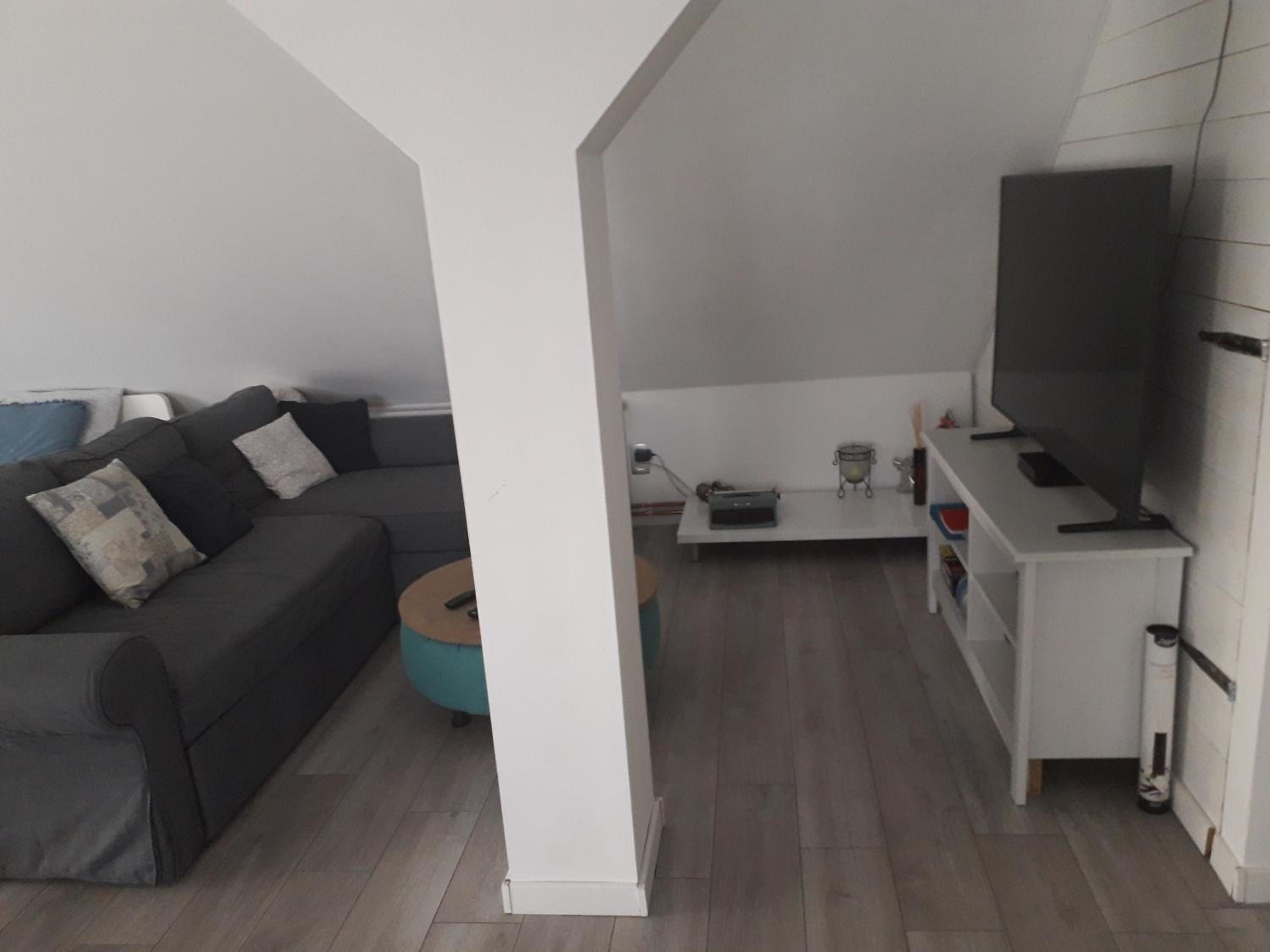 Studio Apartment - Photo 1