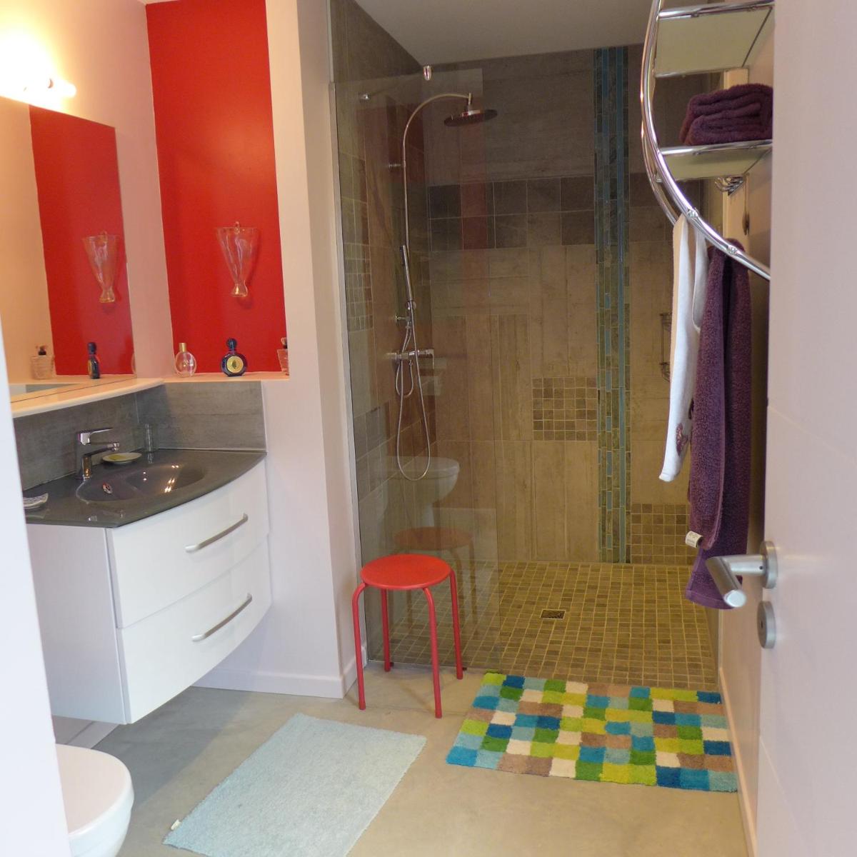 Double Room with Private Bathroom - Photo 3