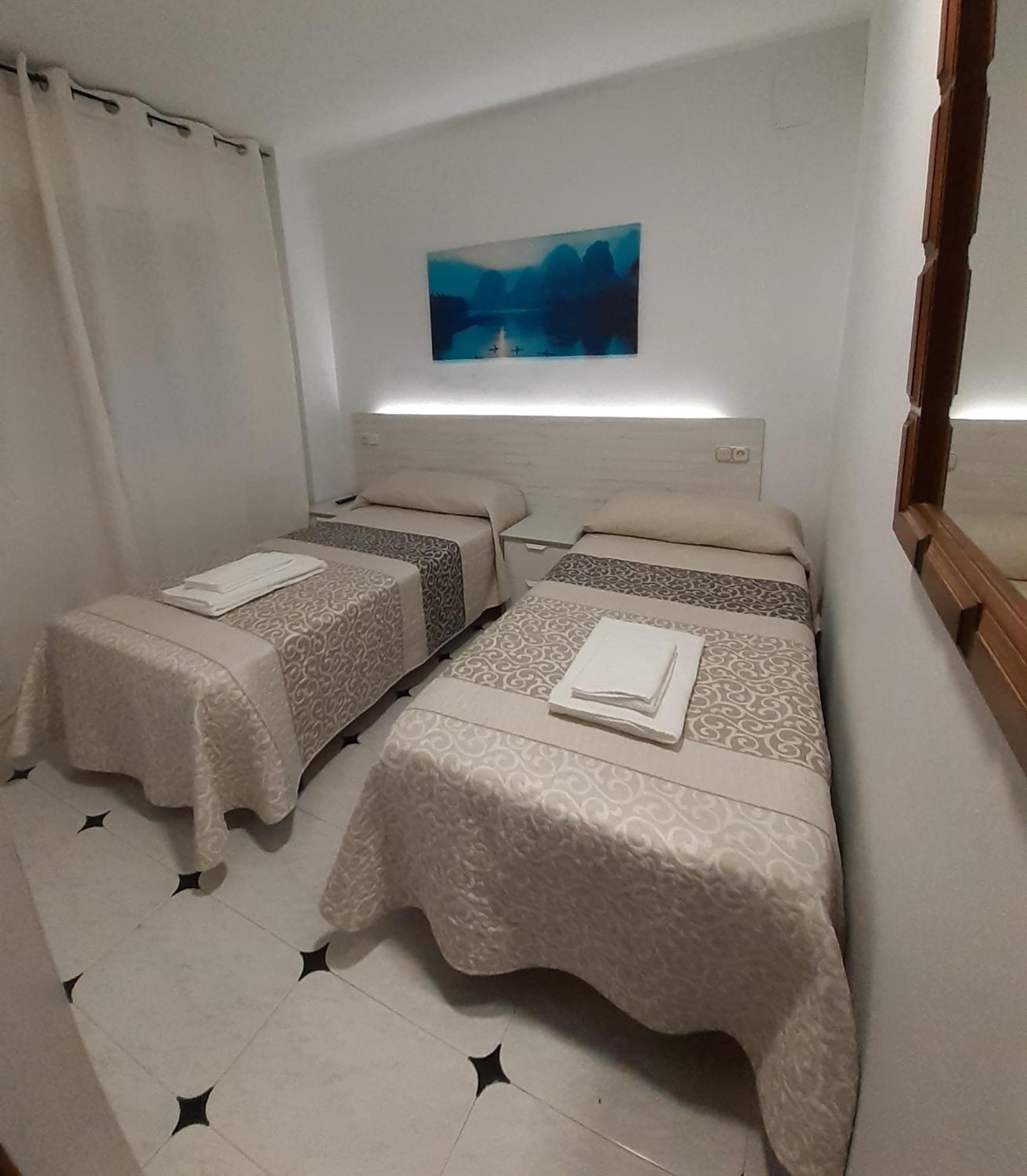 Standard Twin Room photo 2