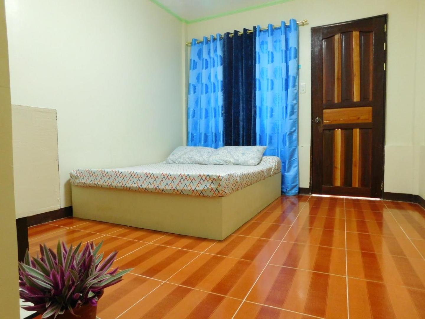 Double Room with Private Bathroom - Photo 6