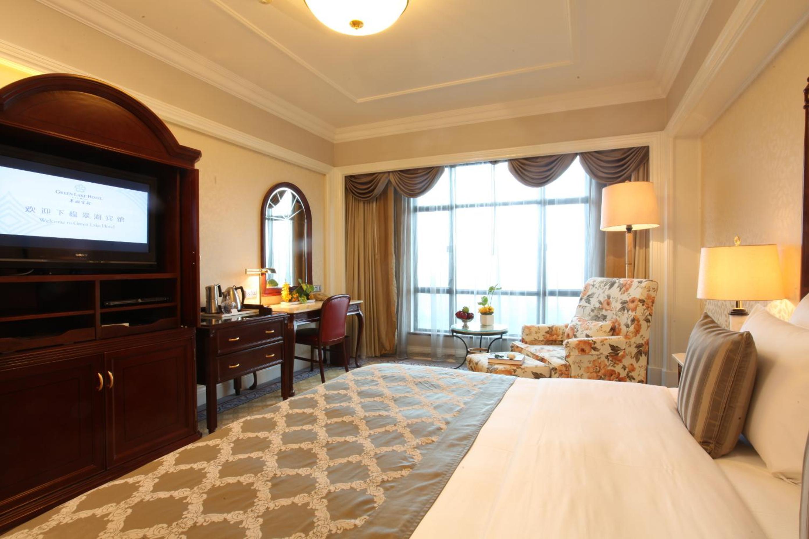 Business King Room City View photo 2
