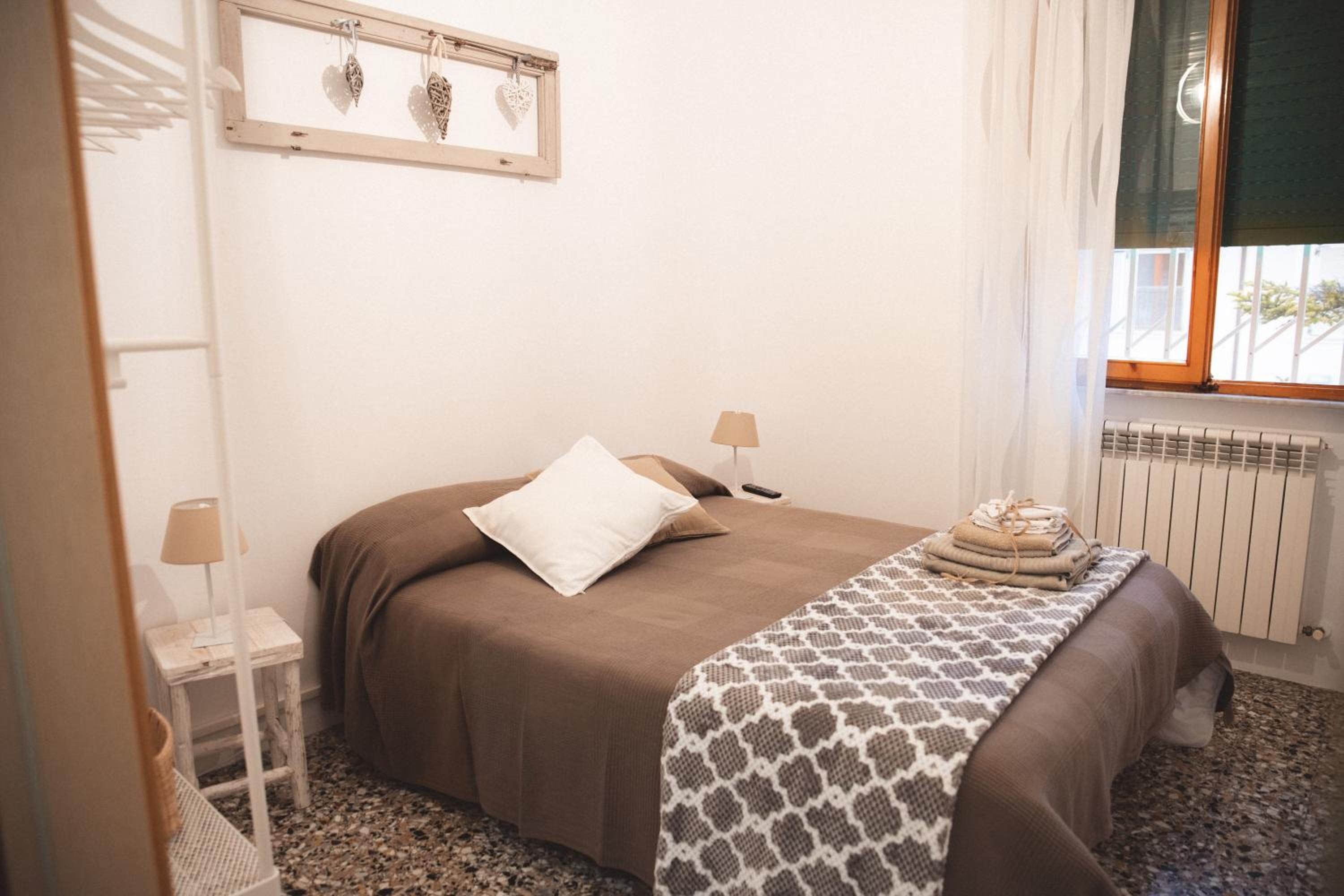 Double Room With Shared Bathroom photo 1