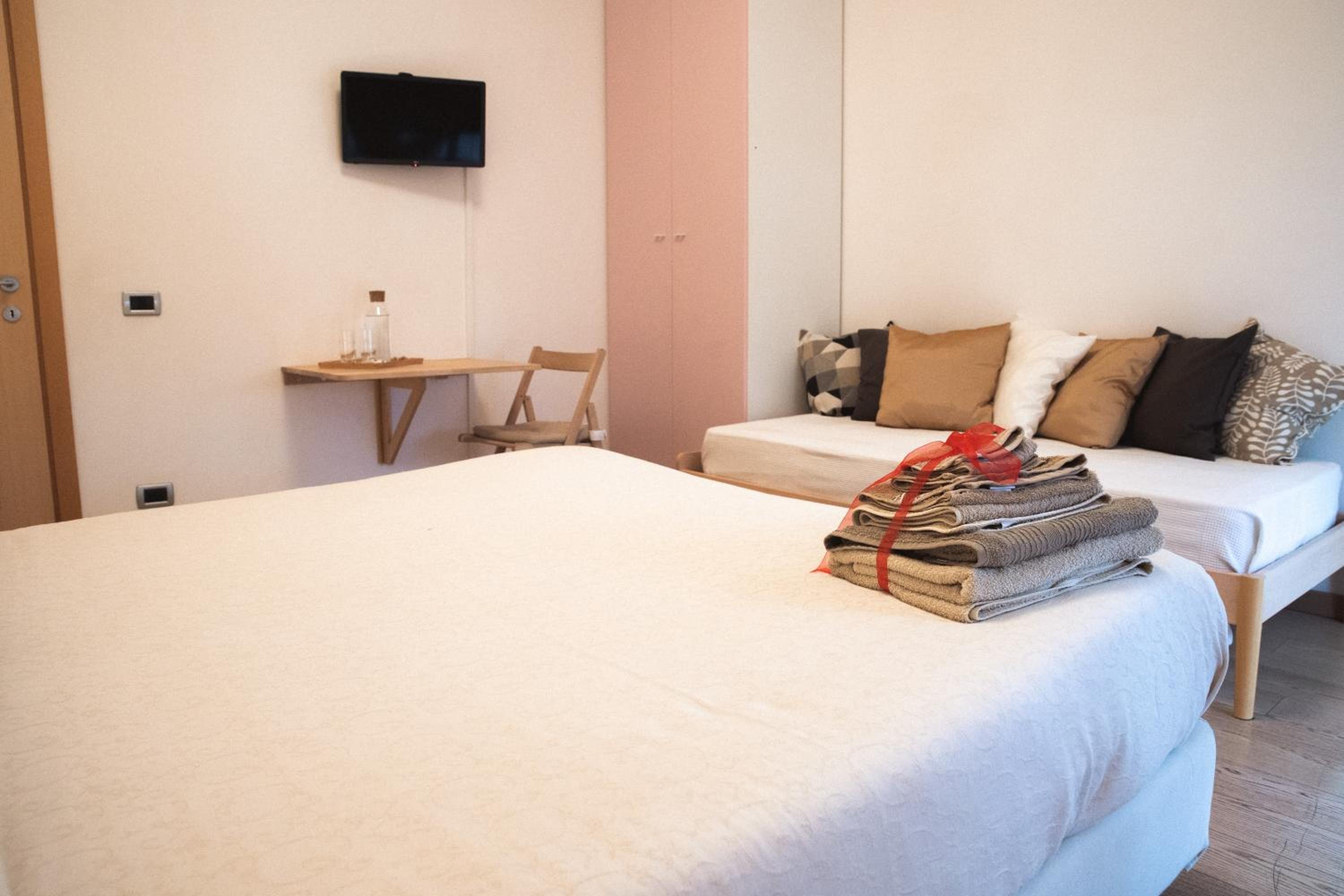Triple Room With Private Bathroom And Balcony photo 3
