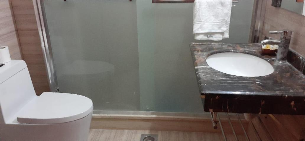 Double Room With Private Bathroom photo 2