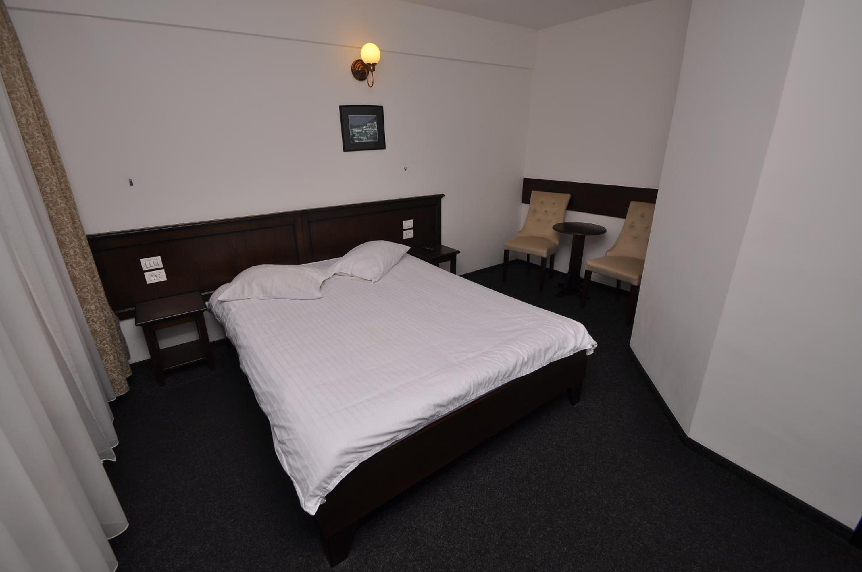 Double or Twin Room - Photo 1