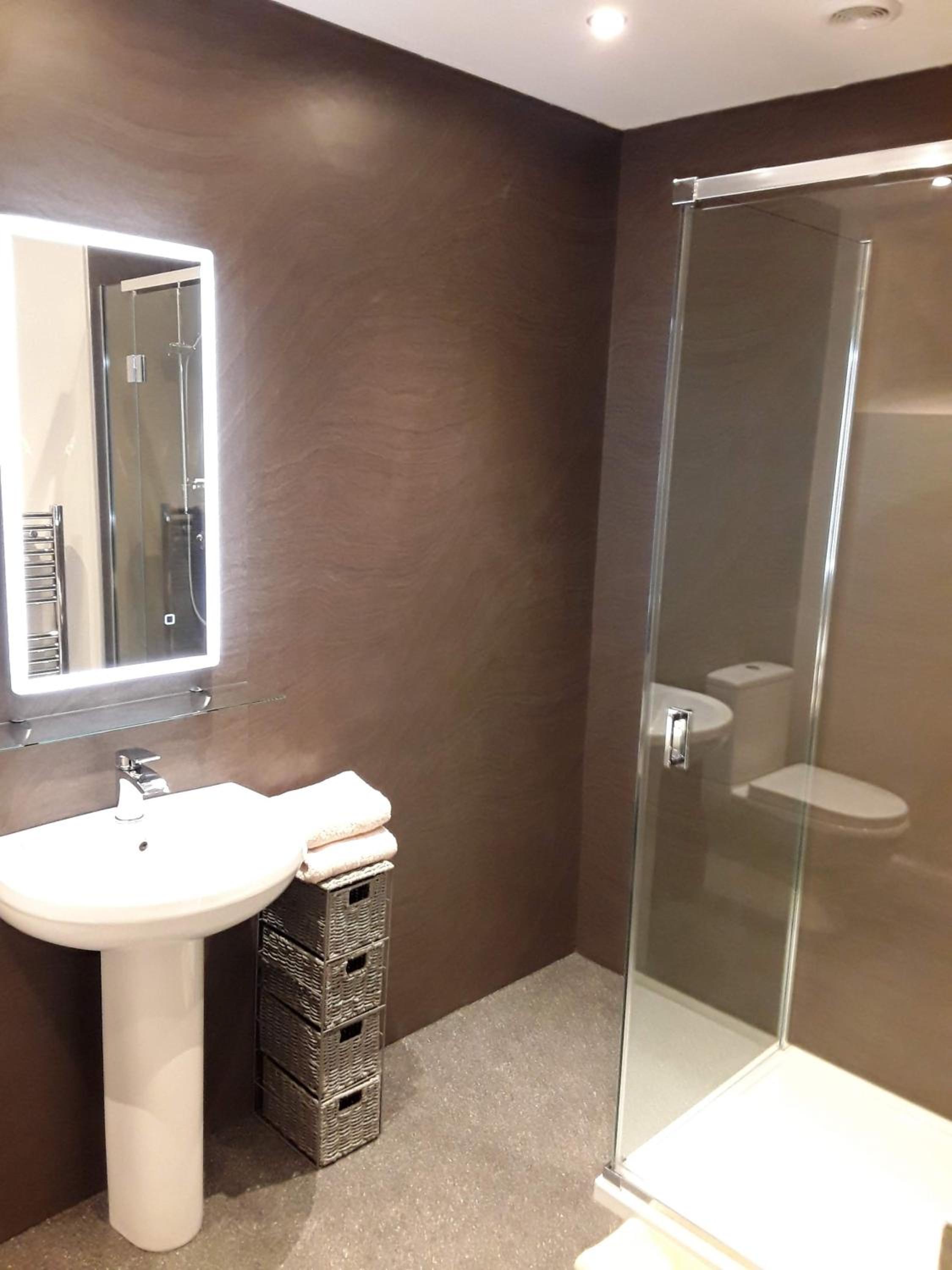 Deluxe Double Room with Shower photo 3